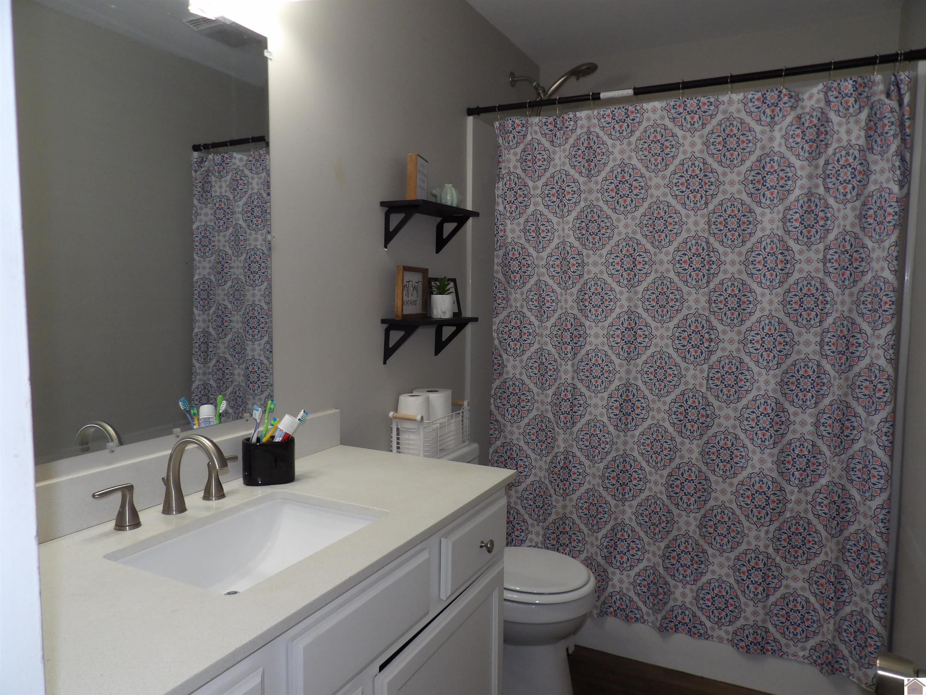 719 Elder Street Property Photo 20