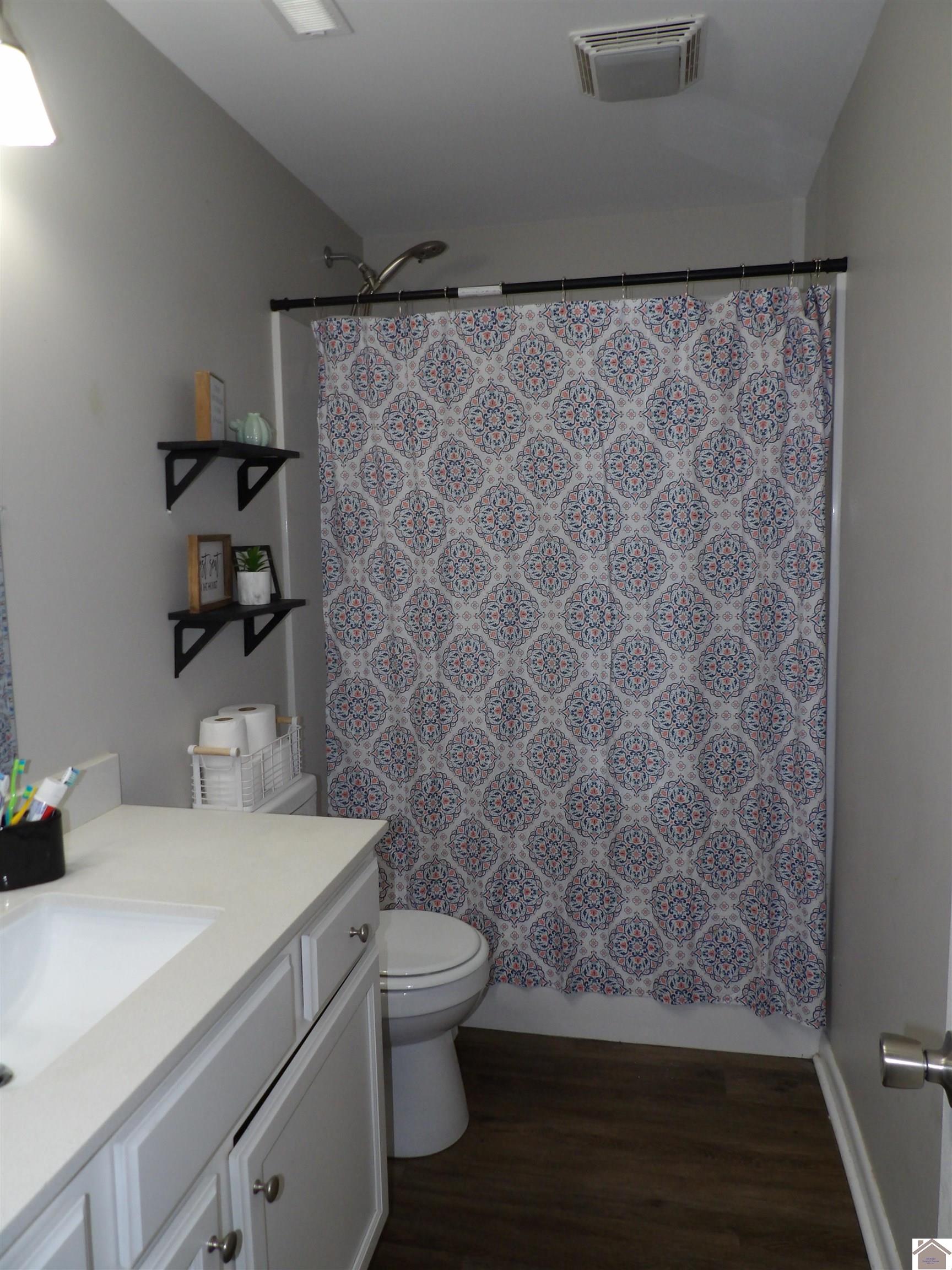 719 Elder Street Property Photo 22