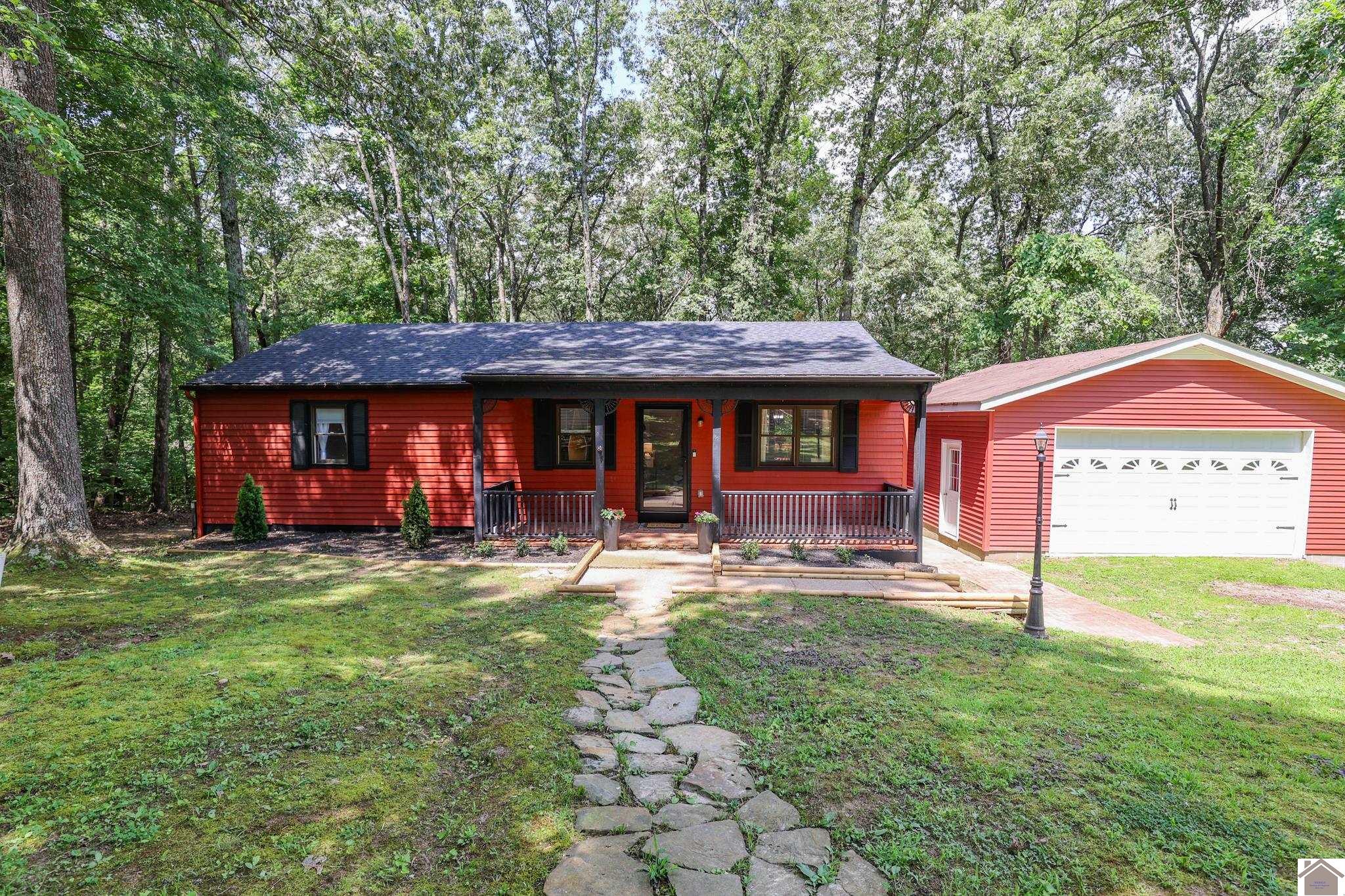 5153 Hendron Road Property Photo 1