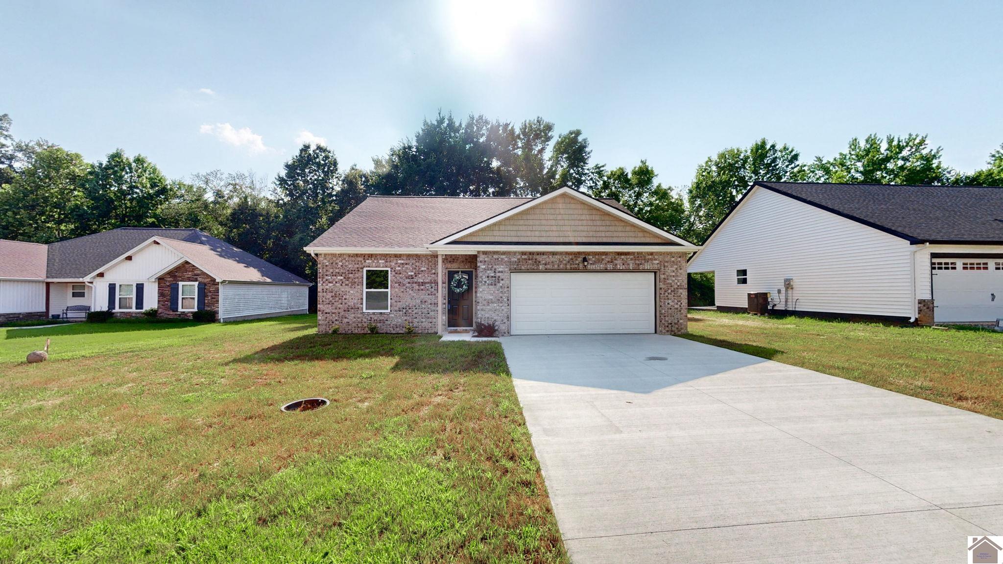 1822 Doran Road South Property Photo 1