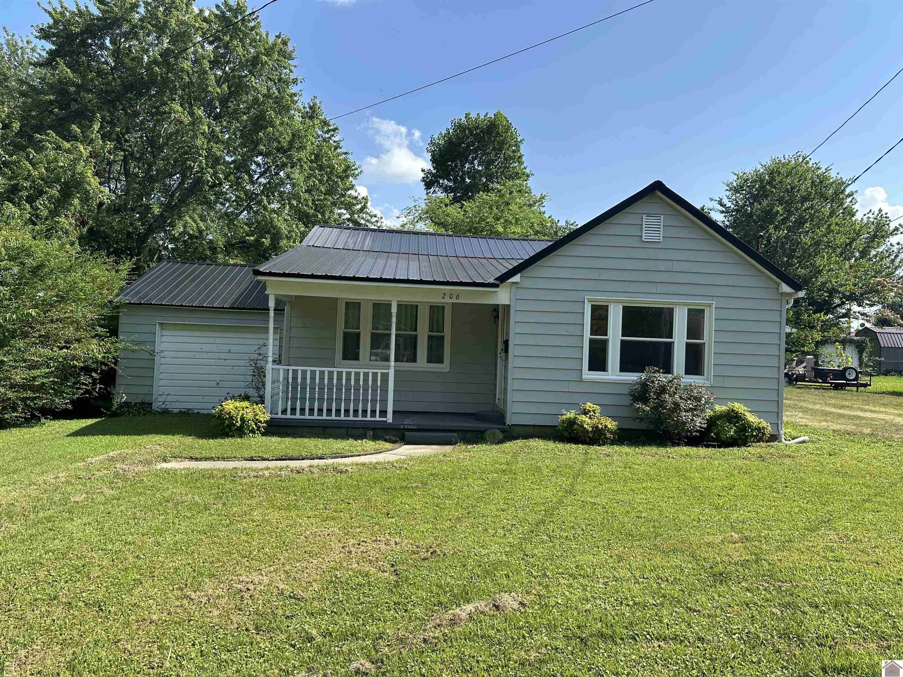 206 Mayfair Drive Property Photo 1