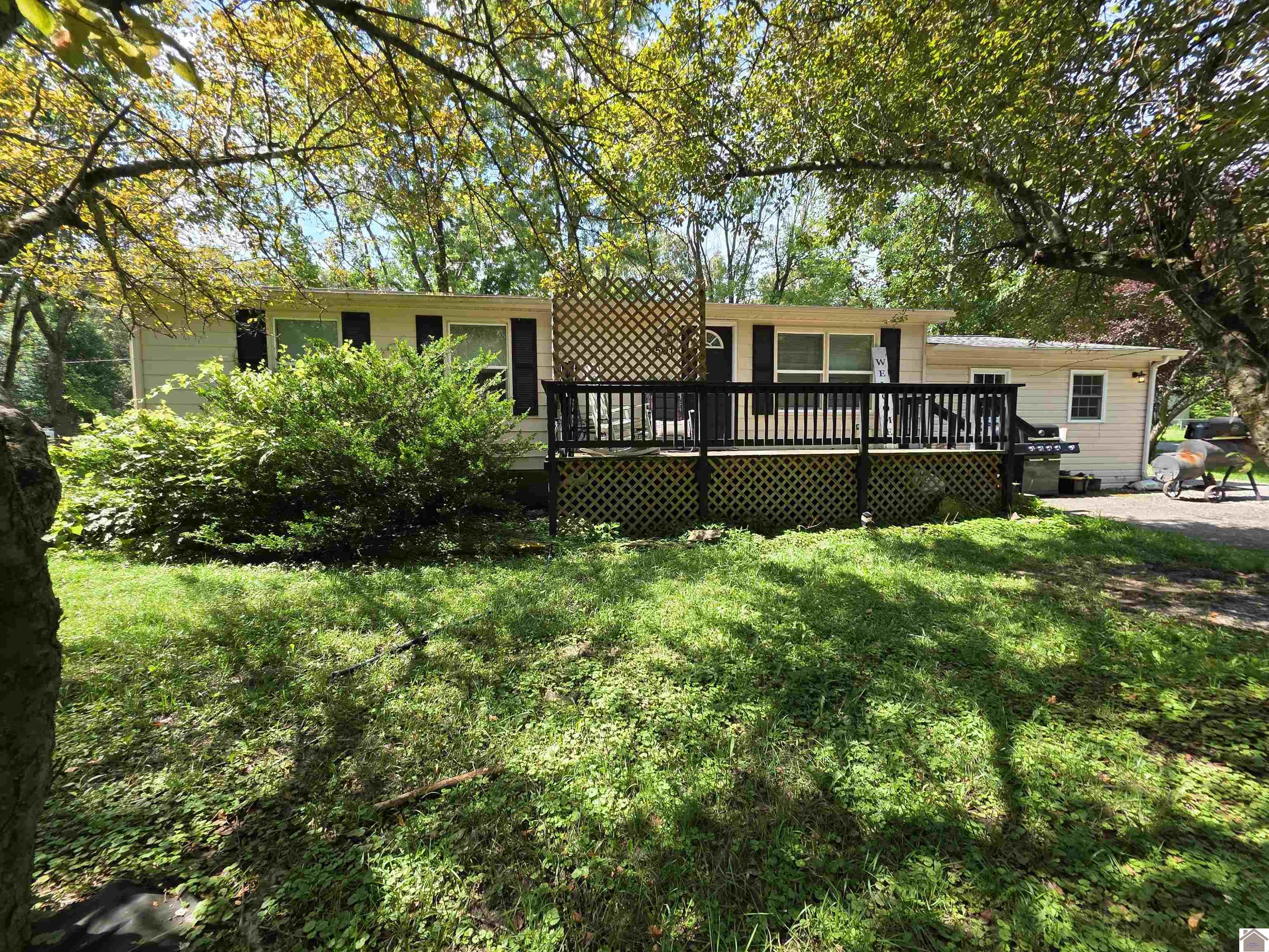 1501 Creekside Drive Property Photo 1