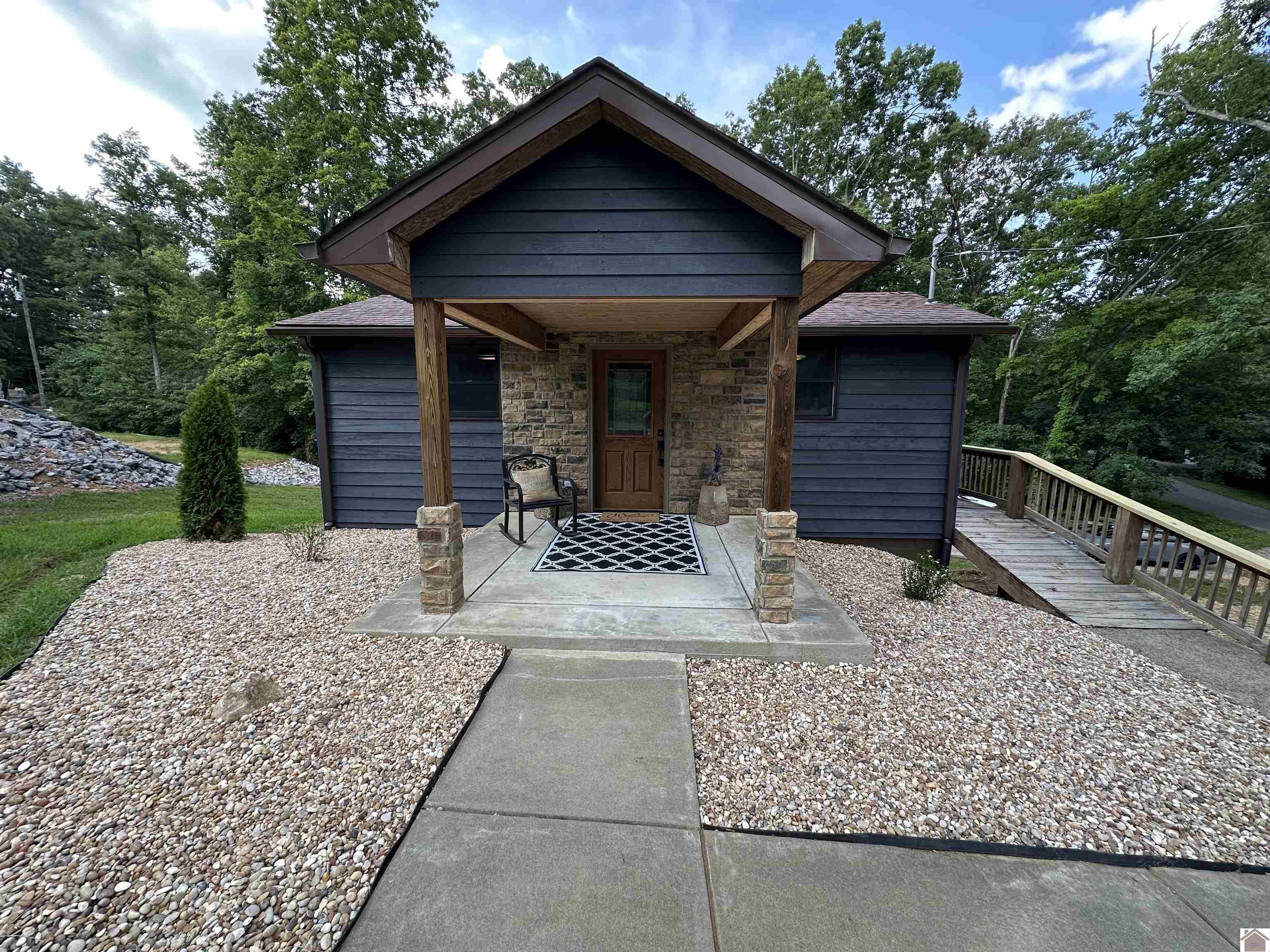 17 Crown Court Property Photo 1