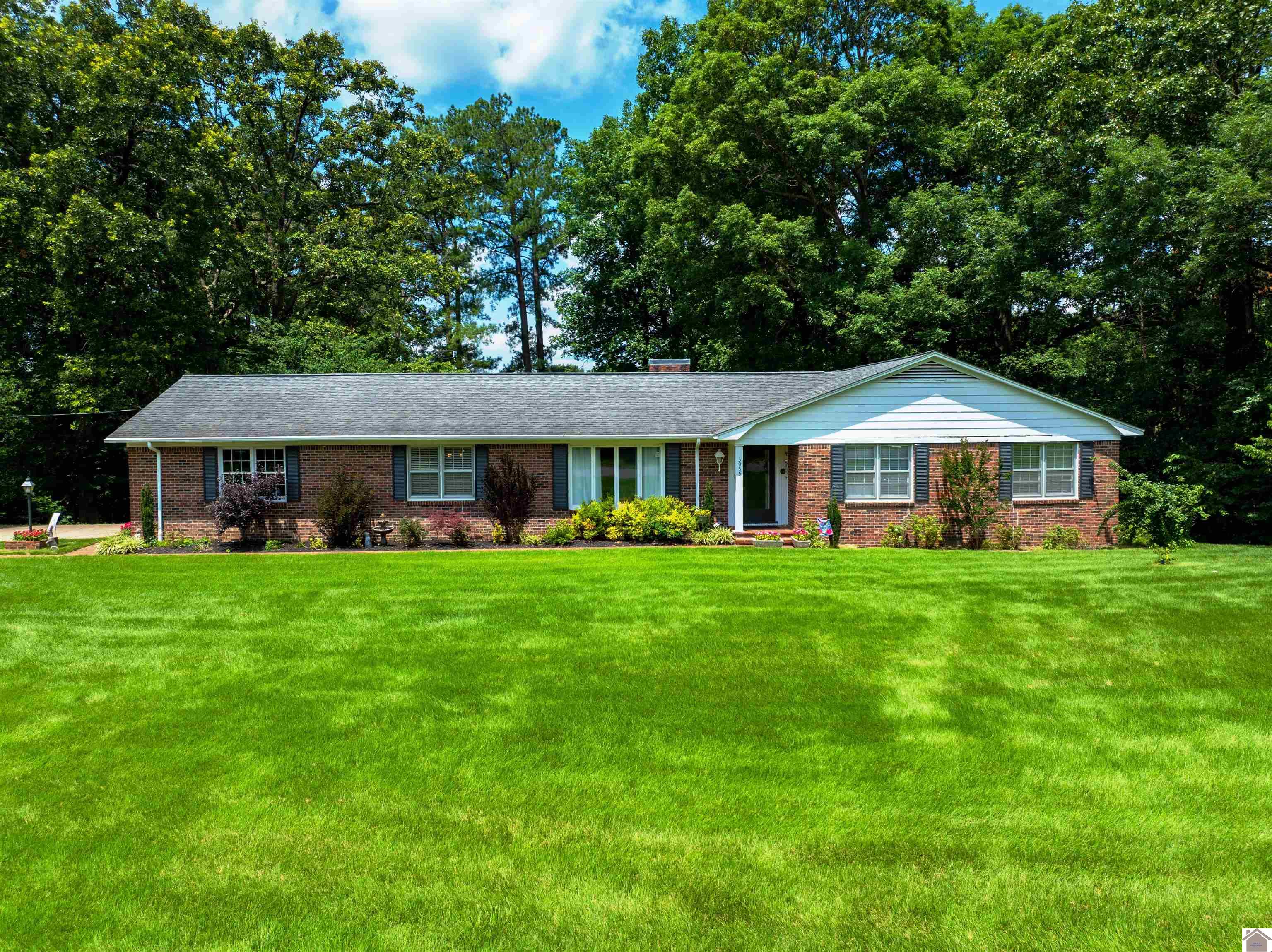 3955 Contest Rd Property Photo 1