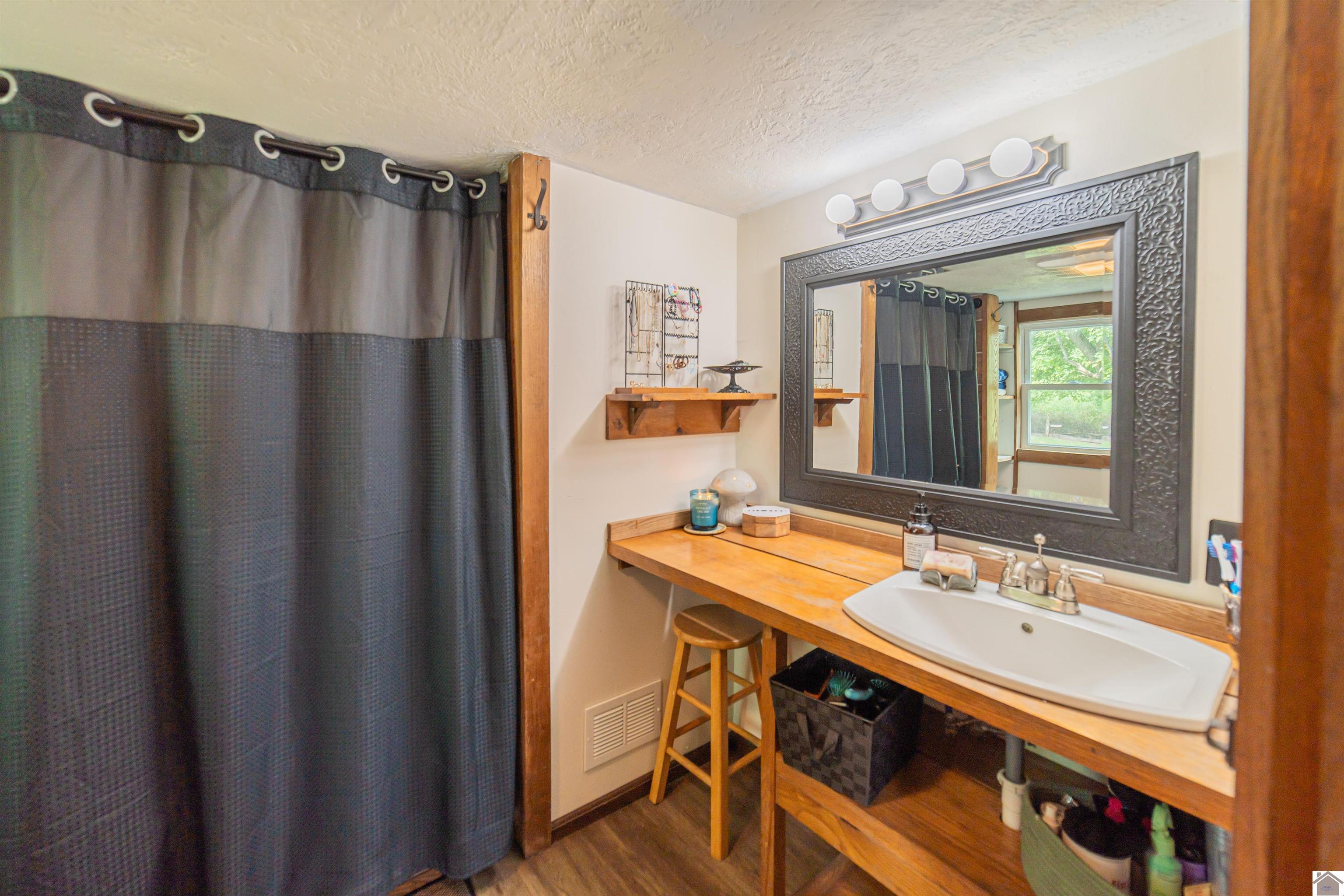 353 Creswell Rd. Property Photo 14