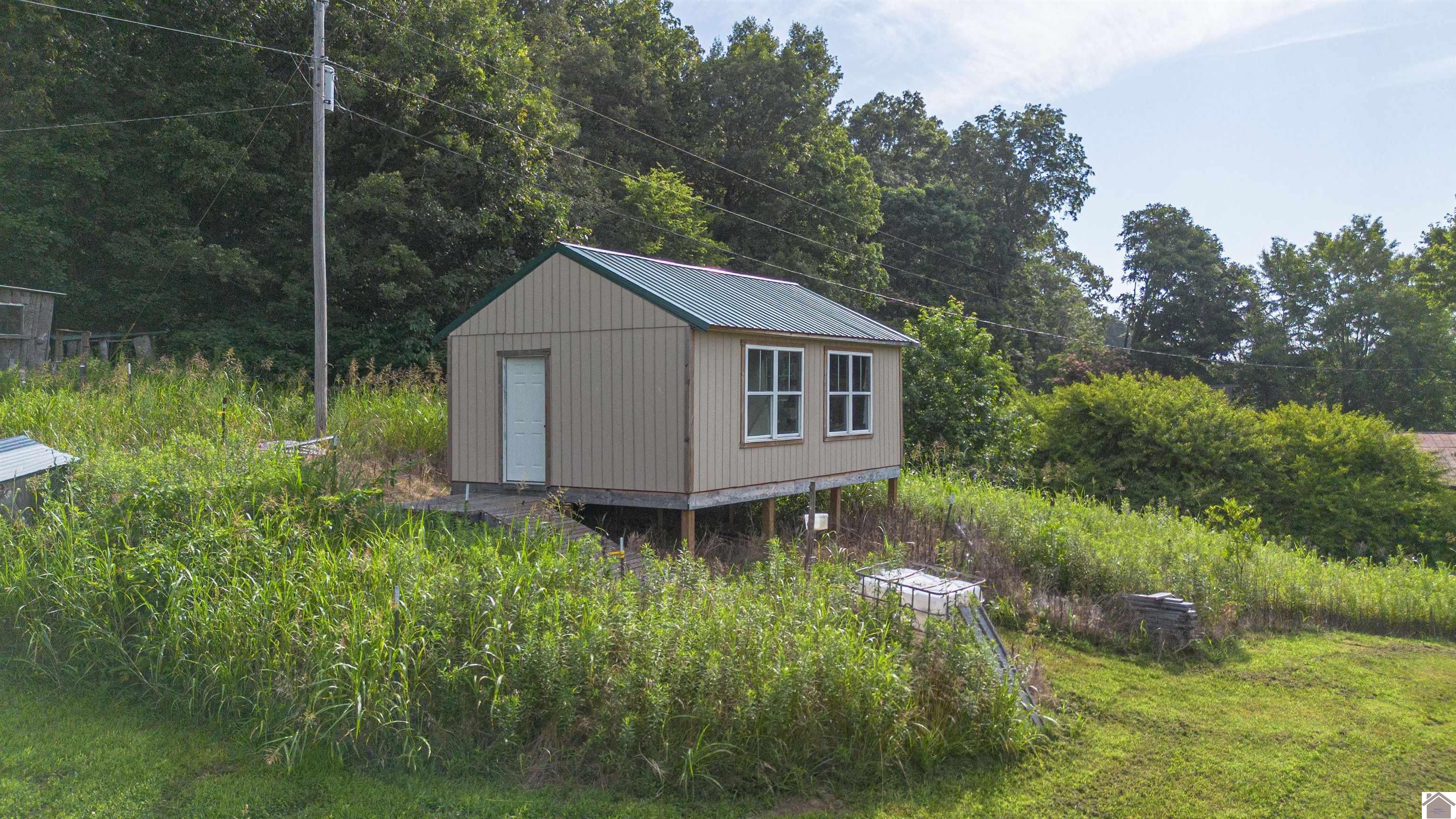 353 Creswell Rd. Property Photo 23