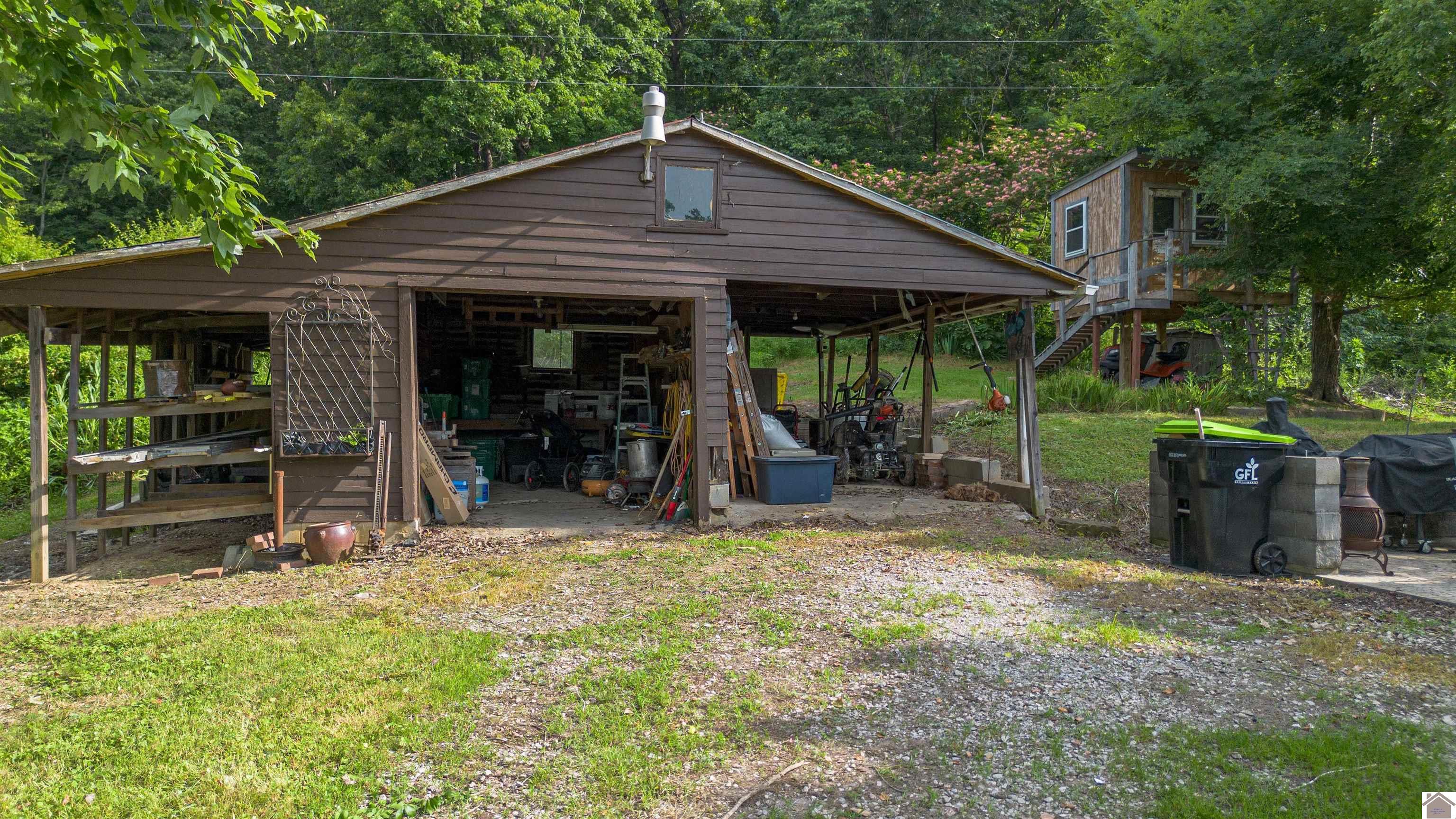 353 Creswell Rd. Property Photo 31