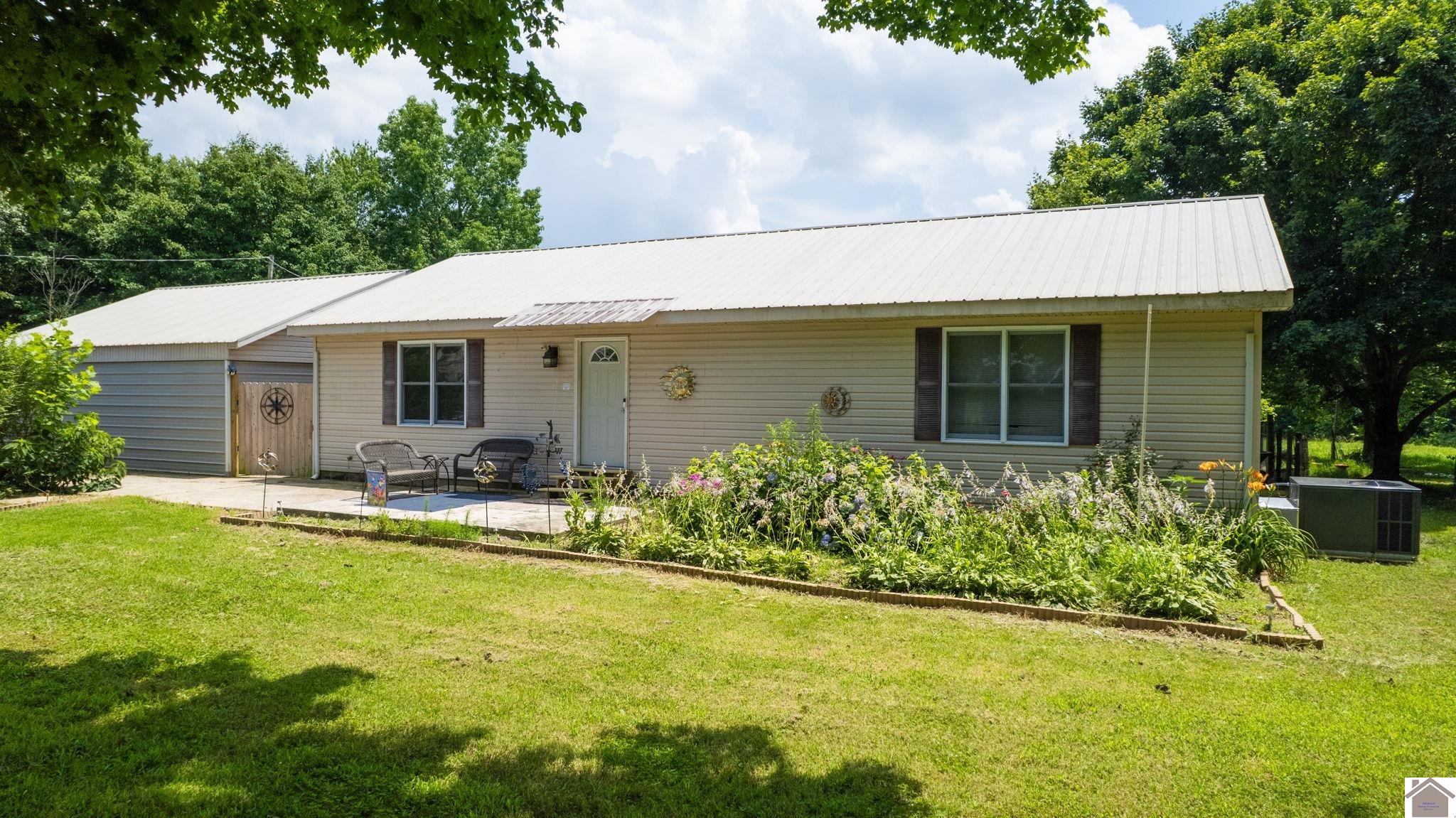 177 Shaw Rd Property Photo 1