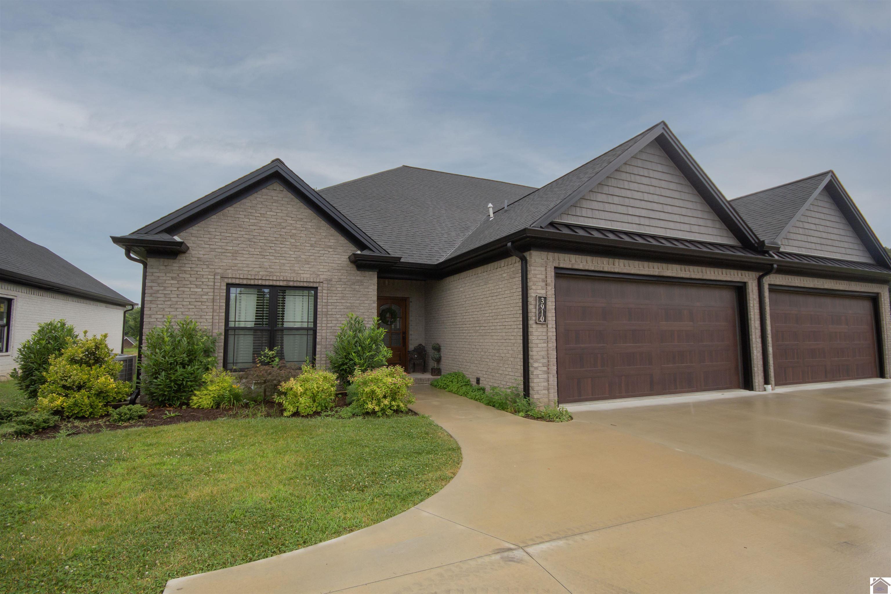 3910 Pines Road Property Photo 1