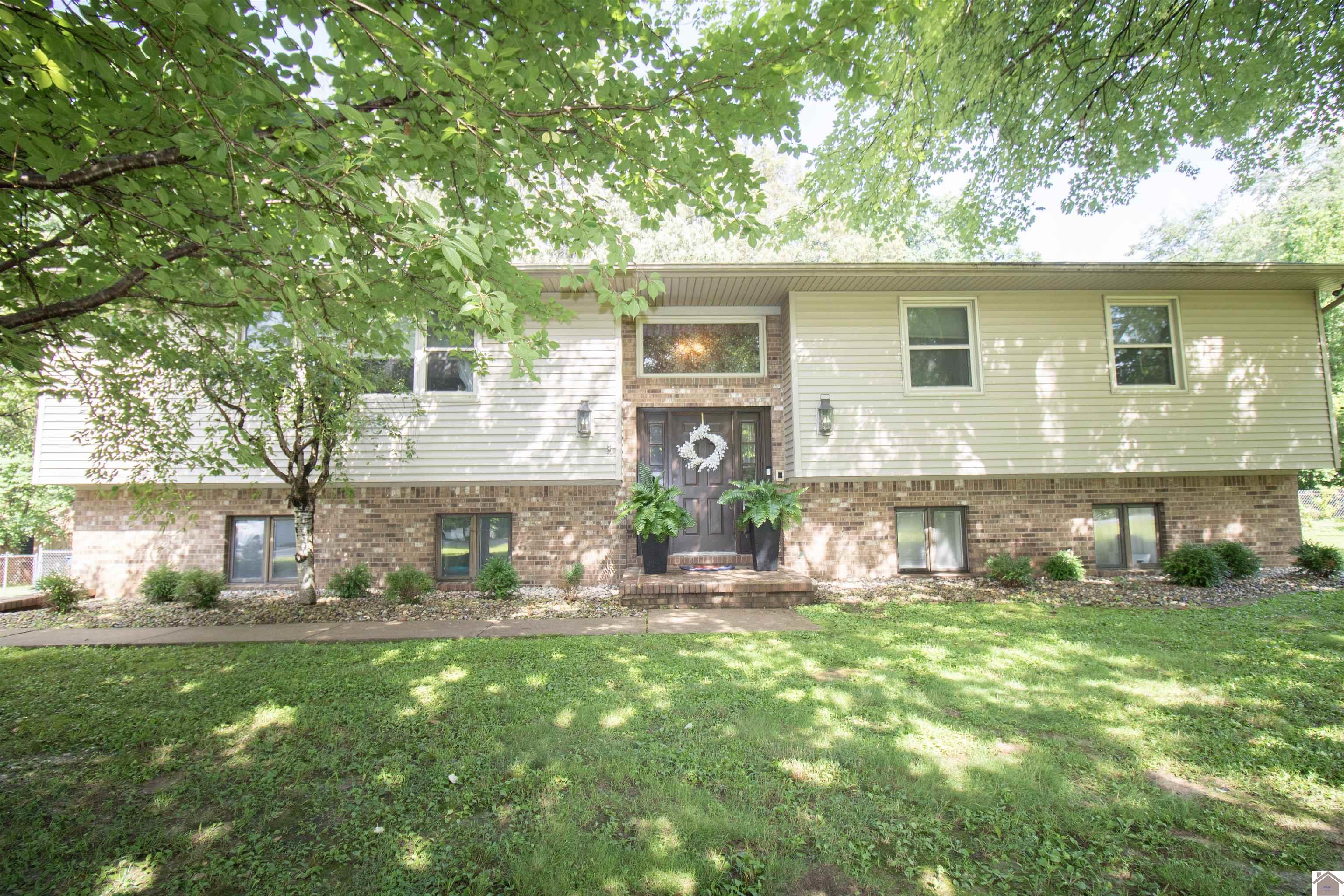 370 Mark Drive Property Photo 1