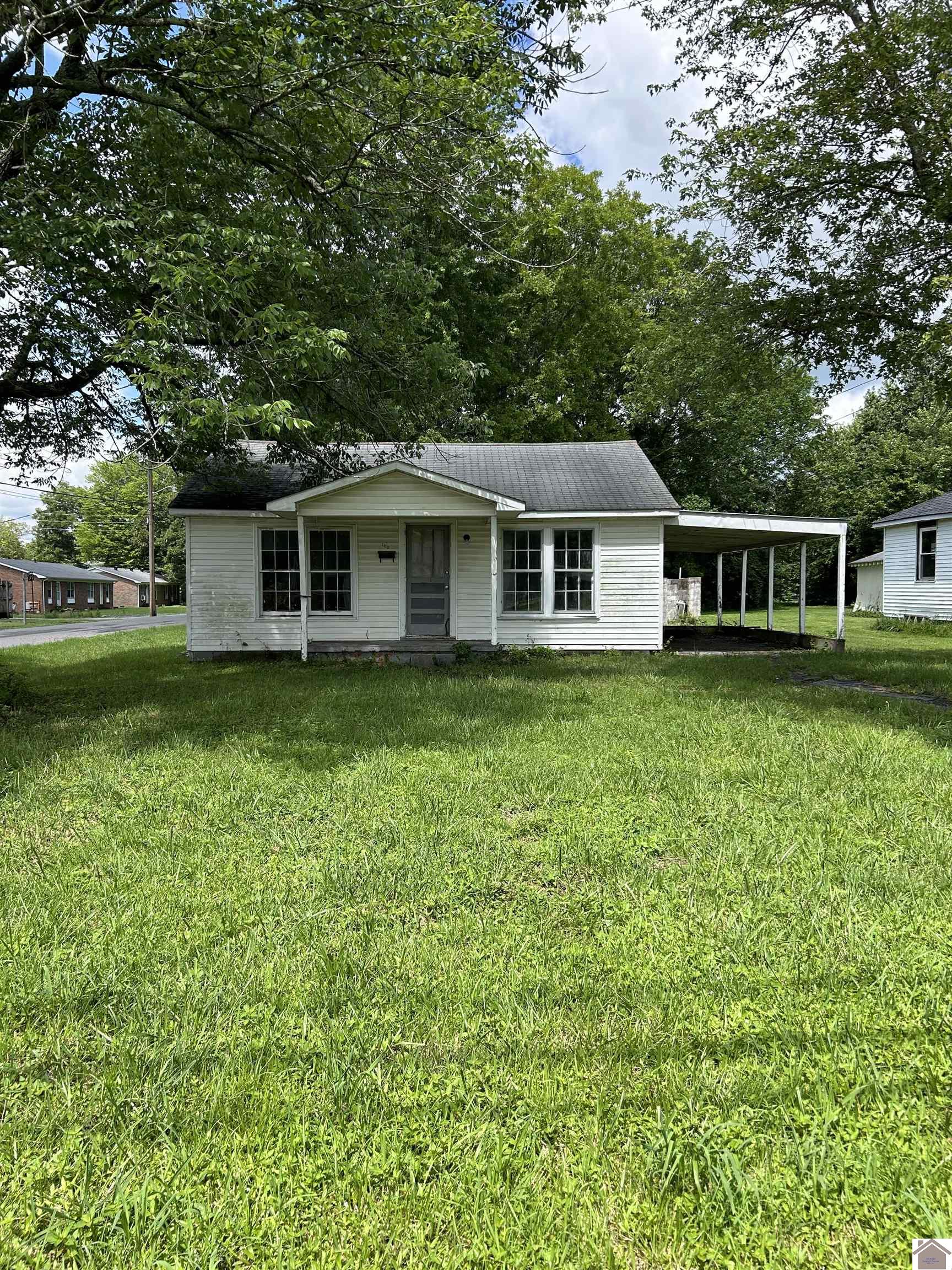 610 S 9th Property Photo 1