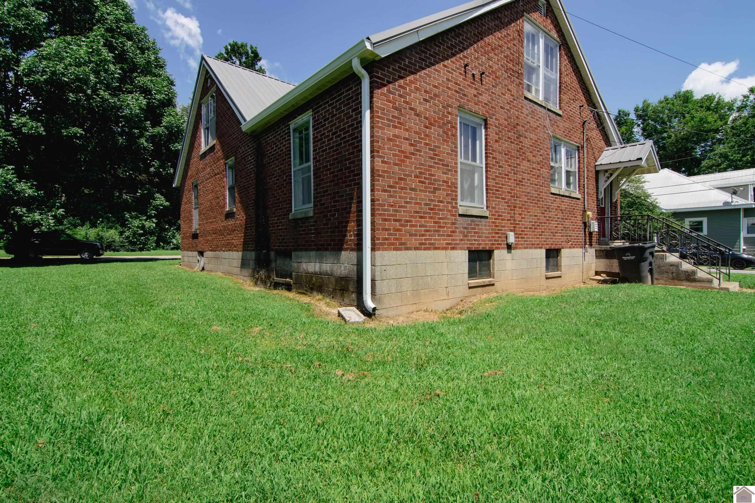 901 W Main St Property Photo 5