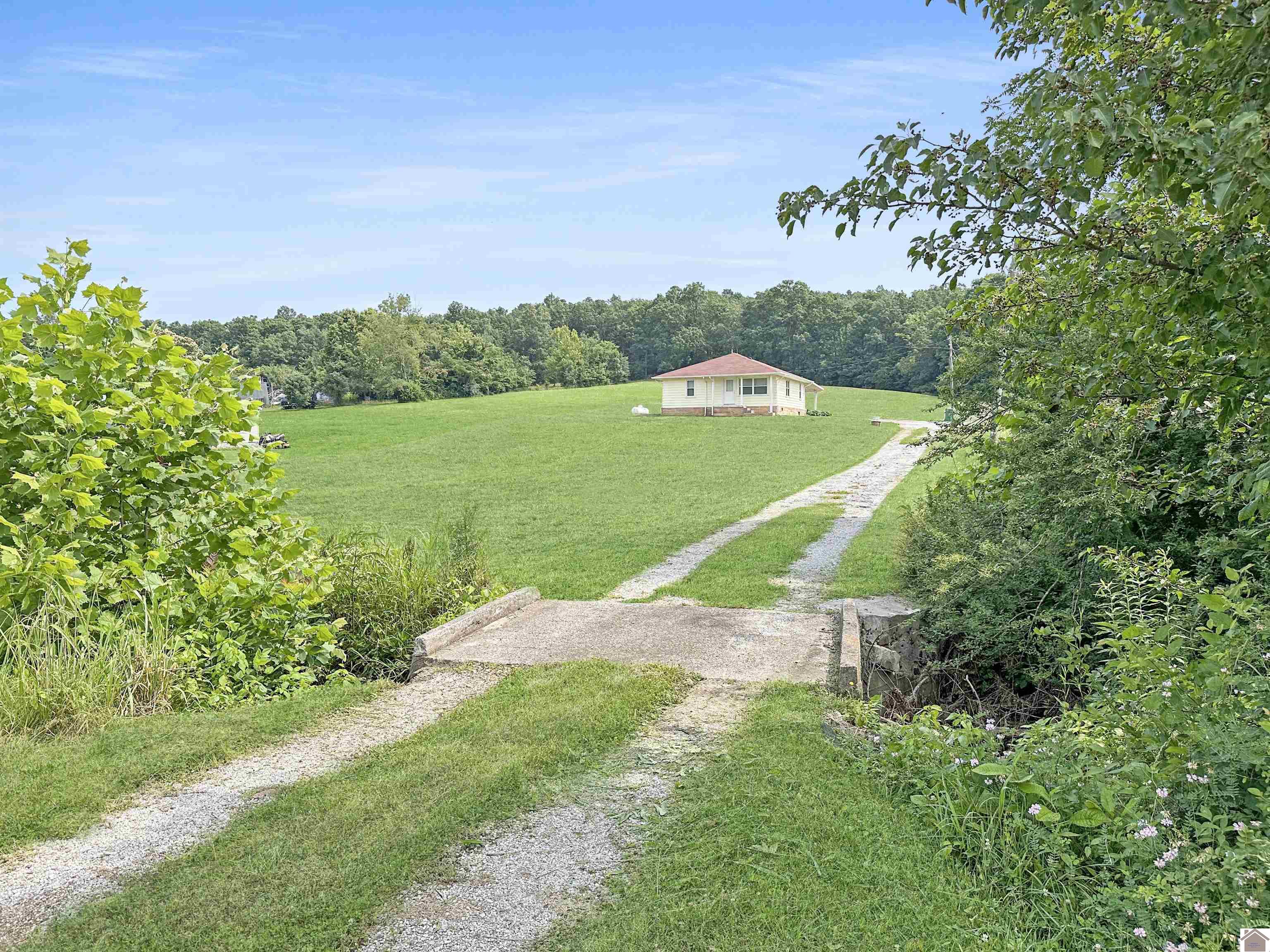 950 Farmersville Road Property Photo 1