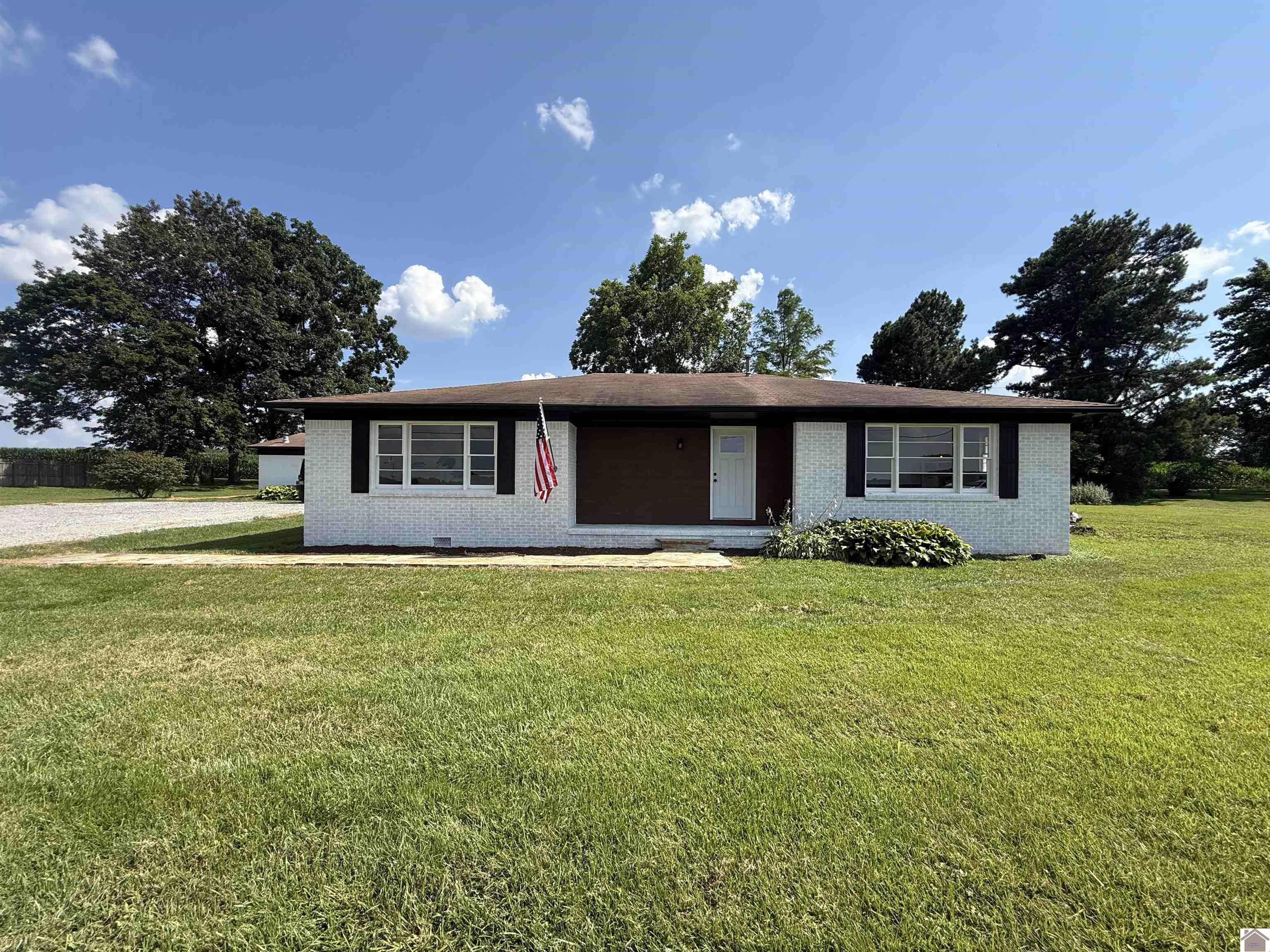 9833 State Route 121 North Property Photo 1