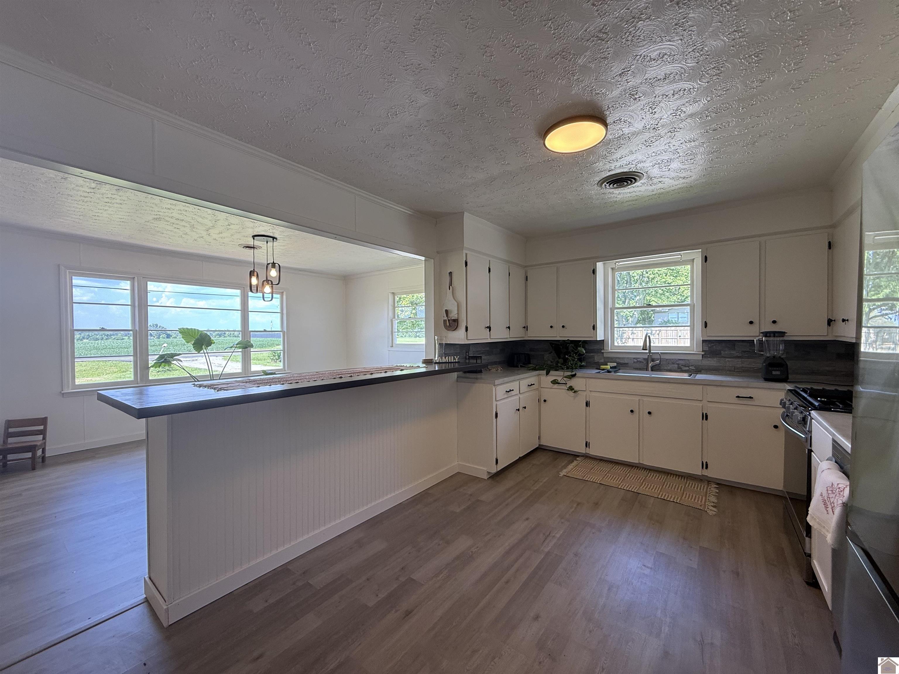 9833 State Route 121 North Property Photo 8