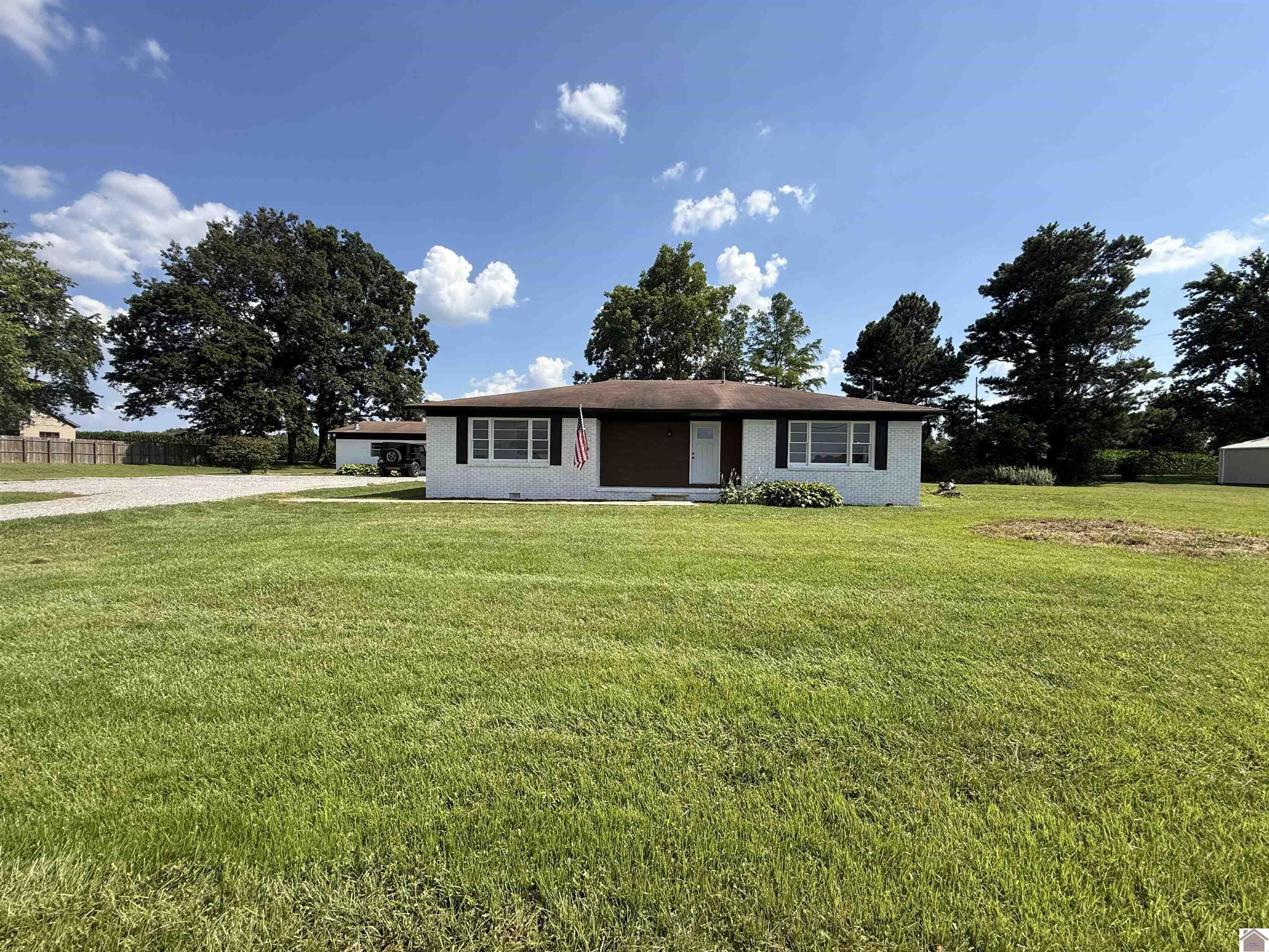 9833 State Route 121 North Property Photo 31