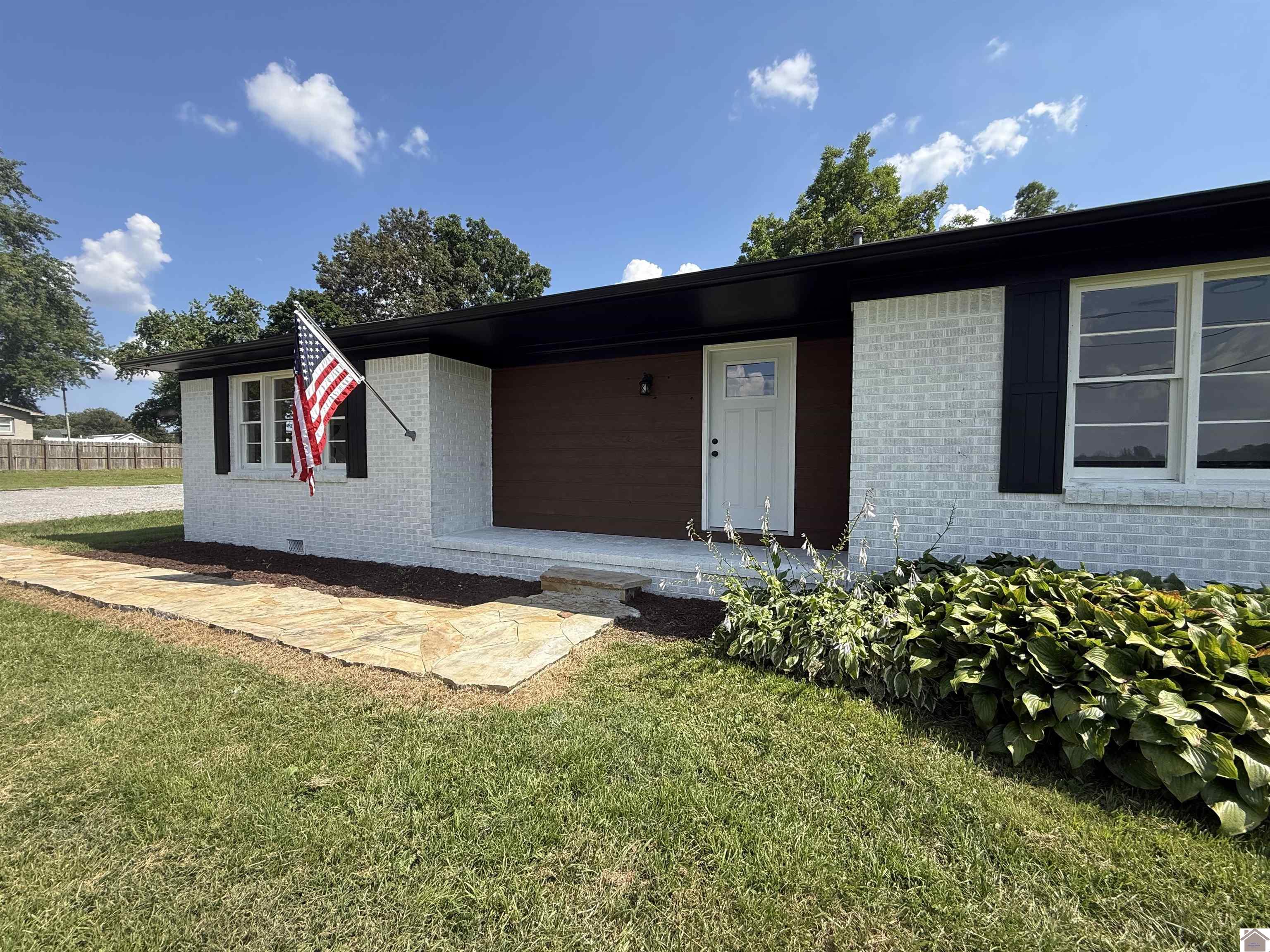 9833 State Route 121 North Property Photo 33