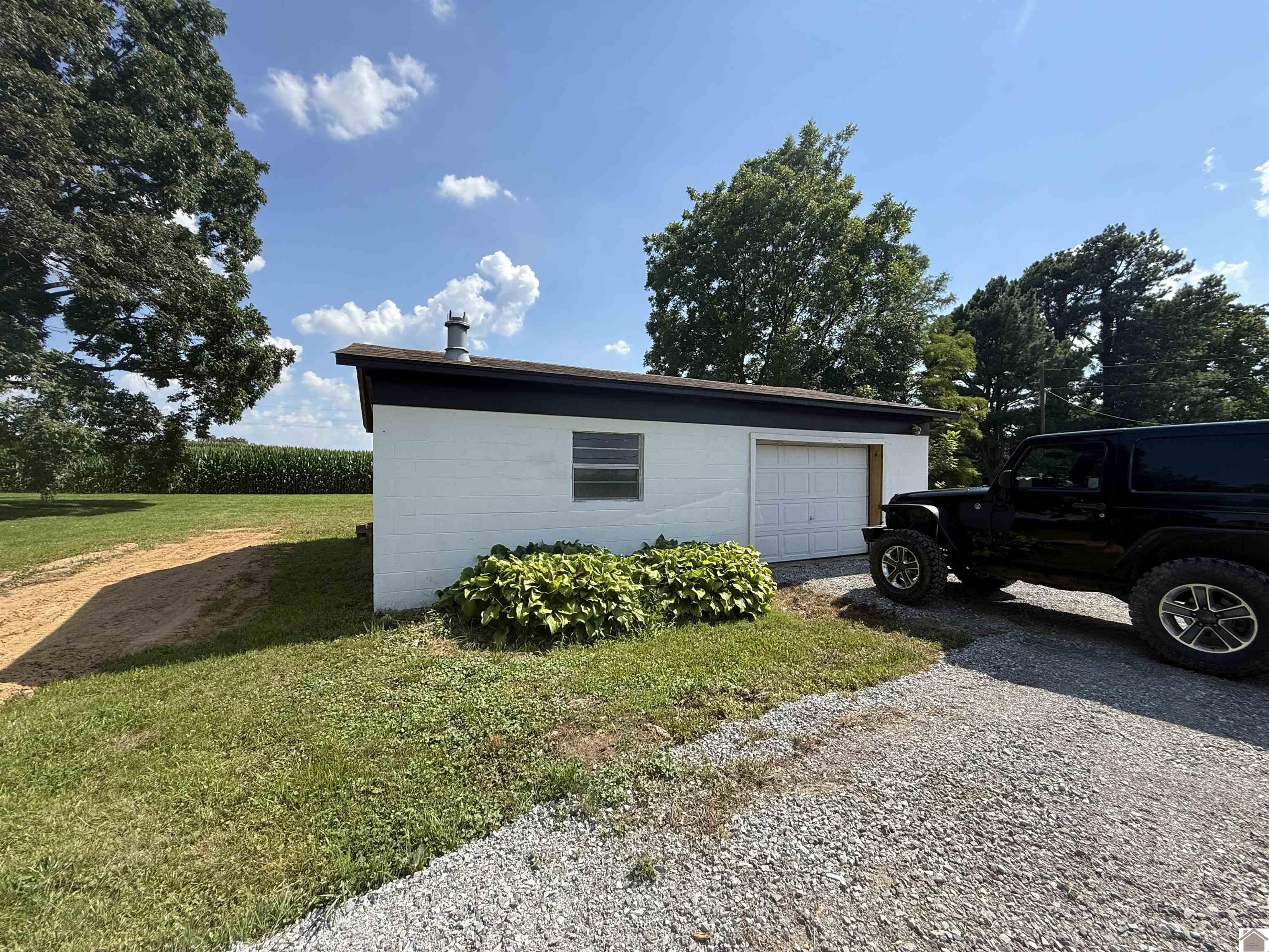 9833 State Route 121 North Property Photo 37