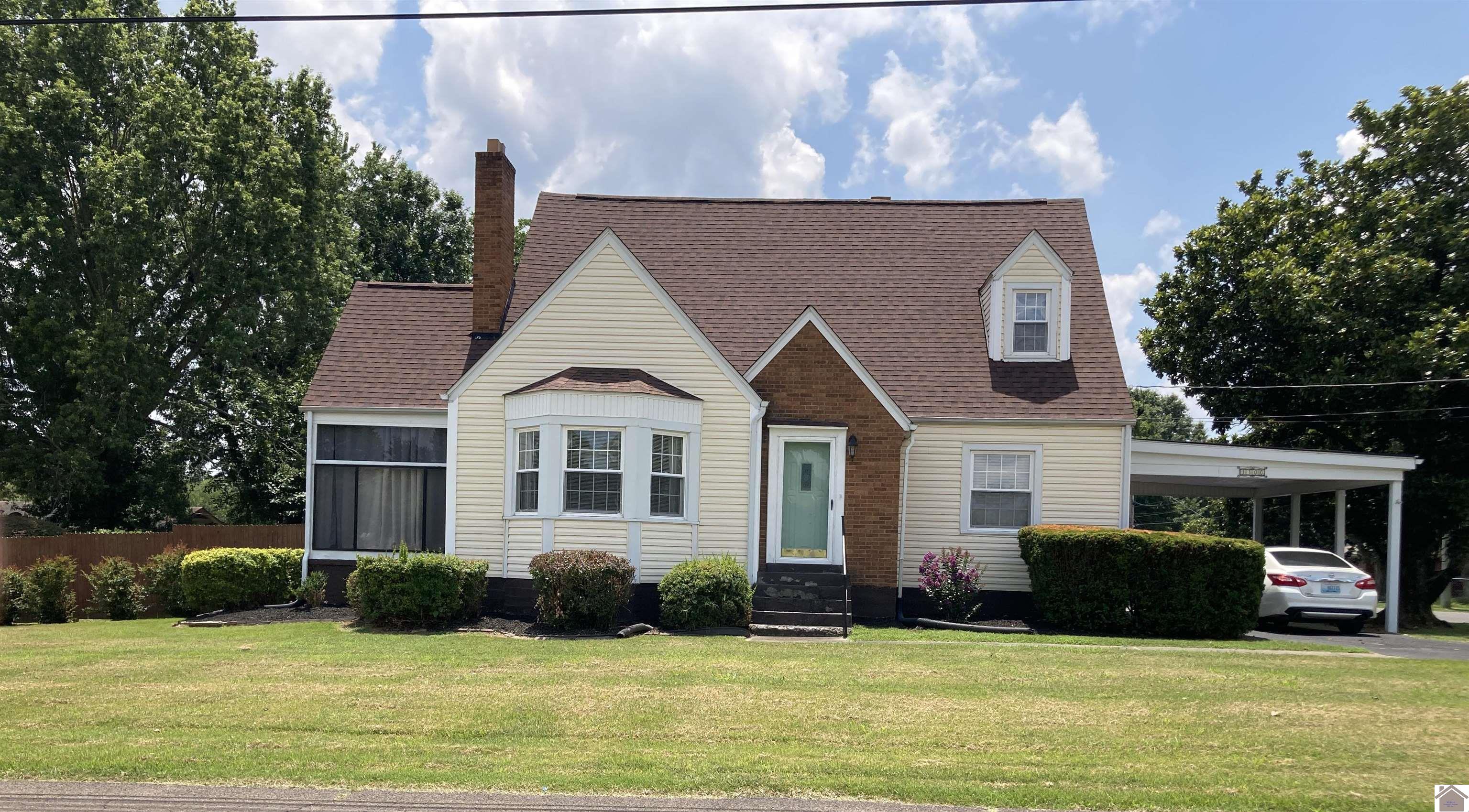 1300 S 9th Street Property Photo 1