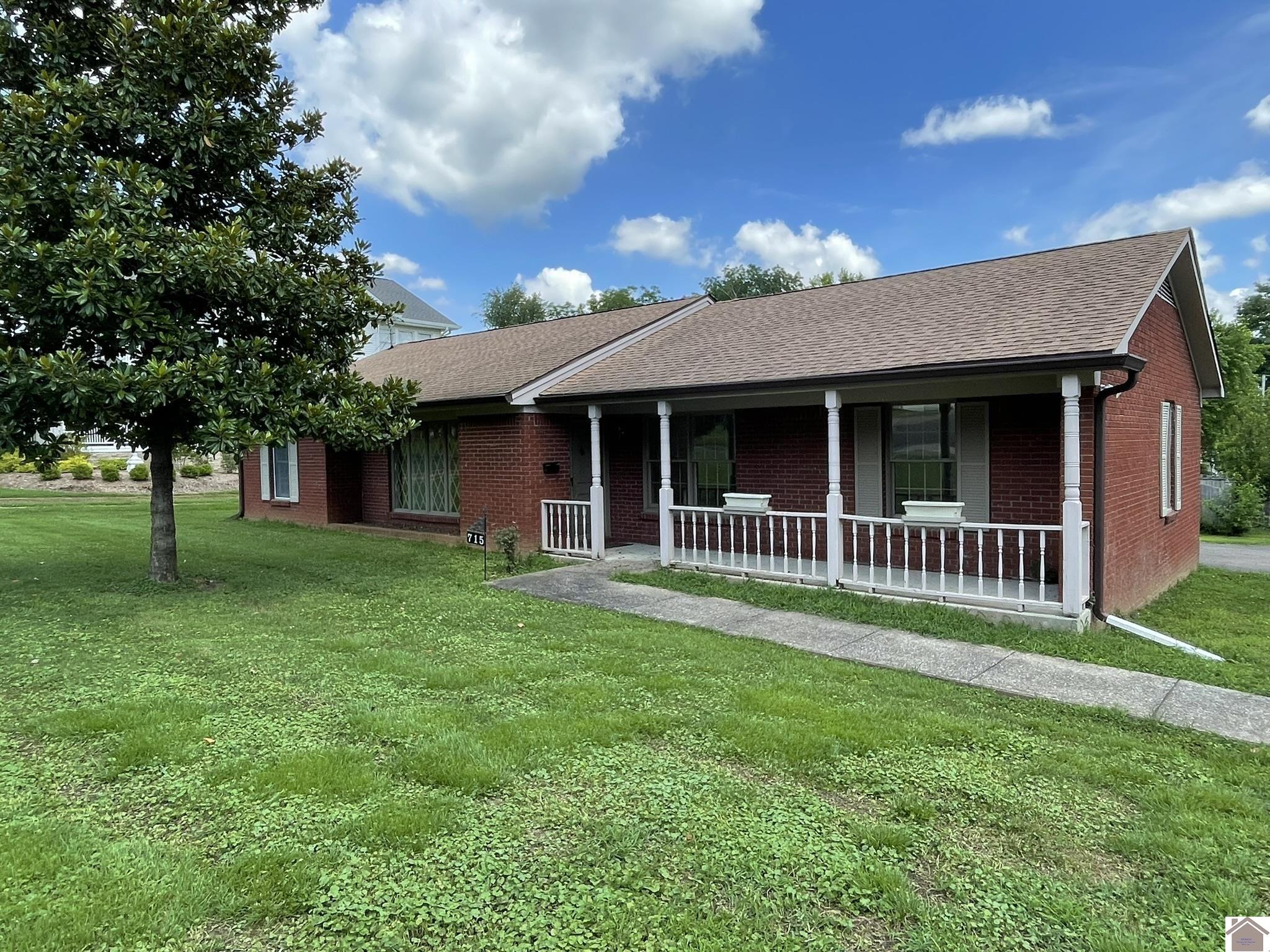 715 Backusburg Rd. Property Photo 1