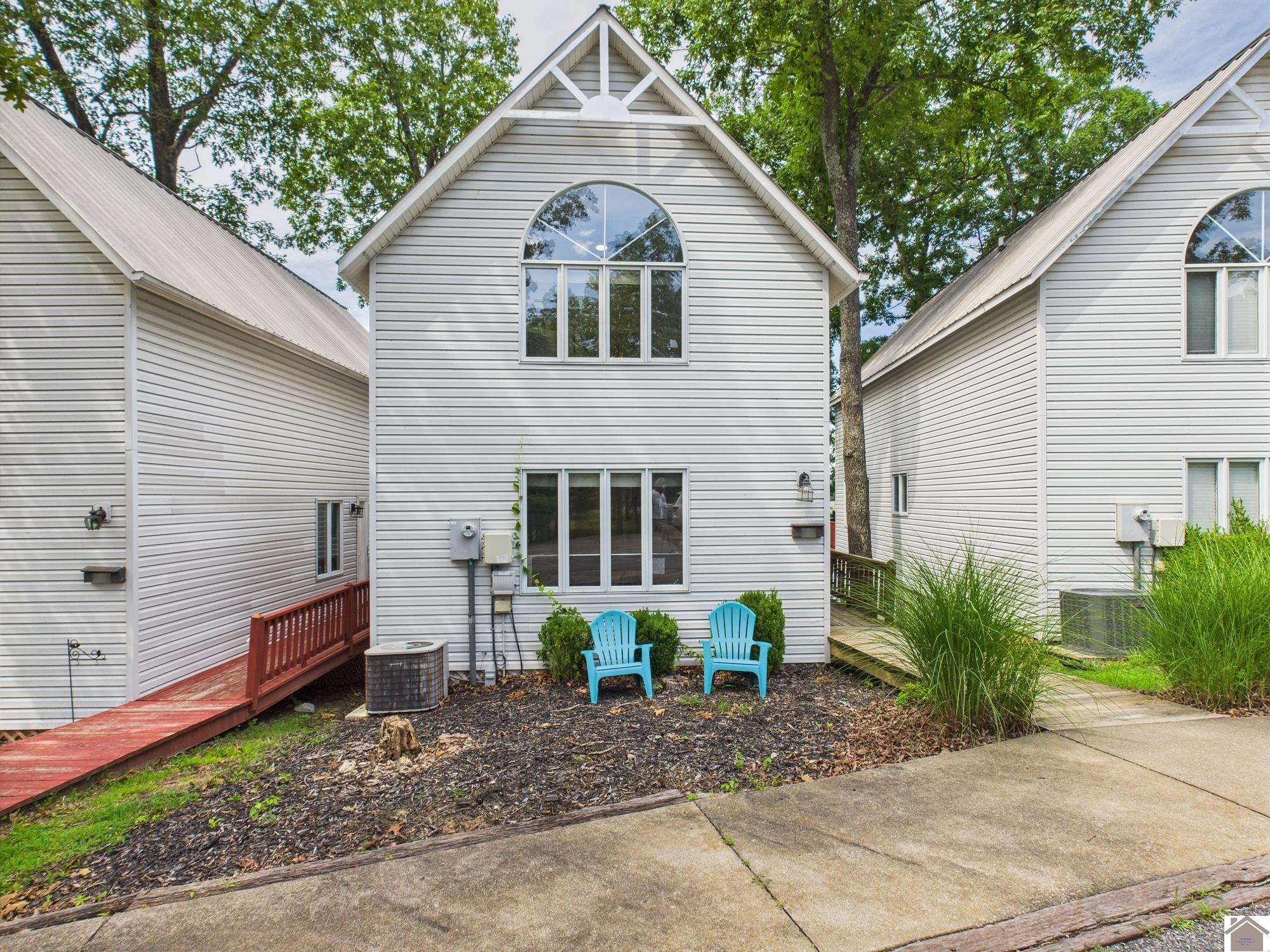 317 Bayside
