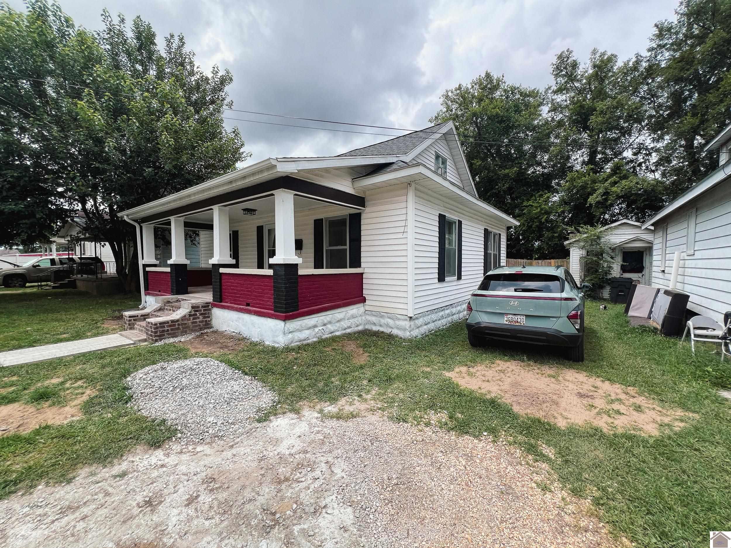 805 Mechanic St Property Photo 3