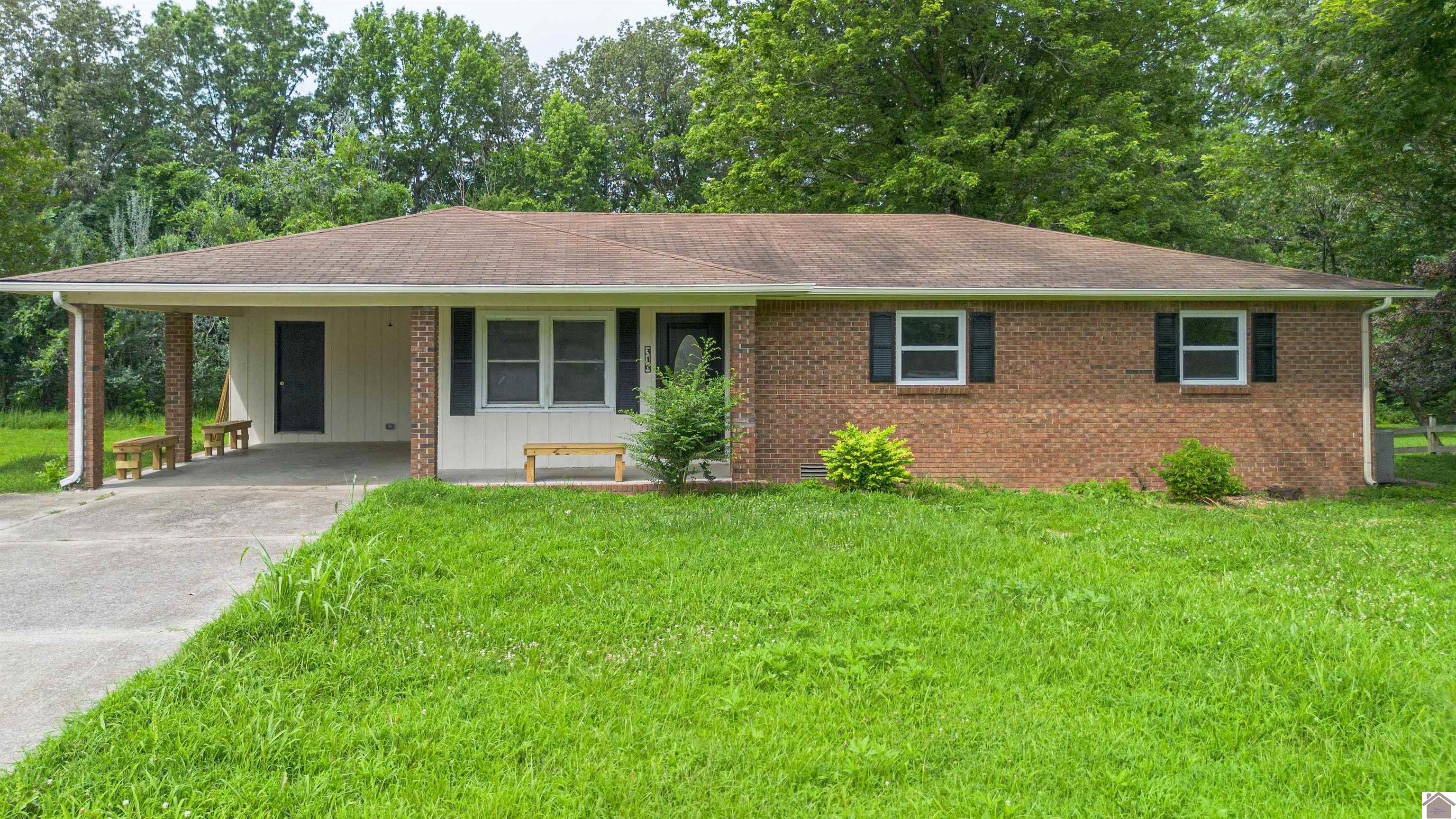 316 Loretta Dr Property Photo 1
