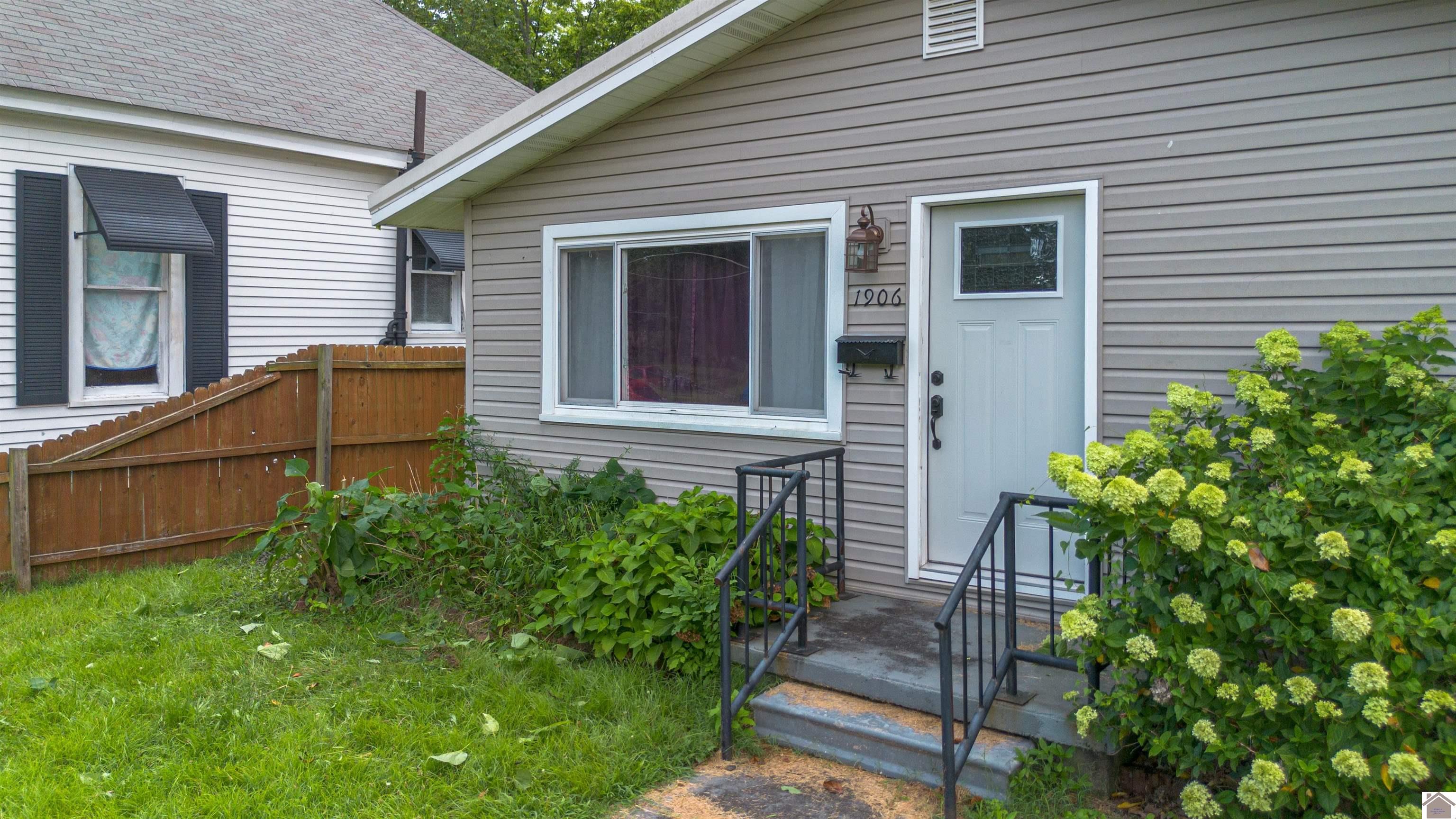 1906 Harrison Street Property Photo 1
