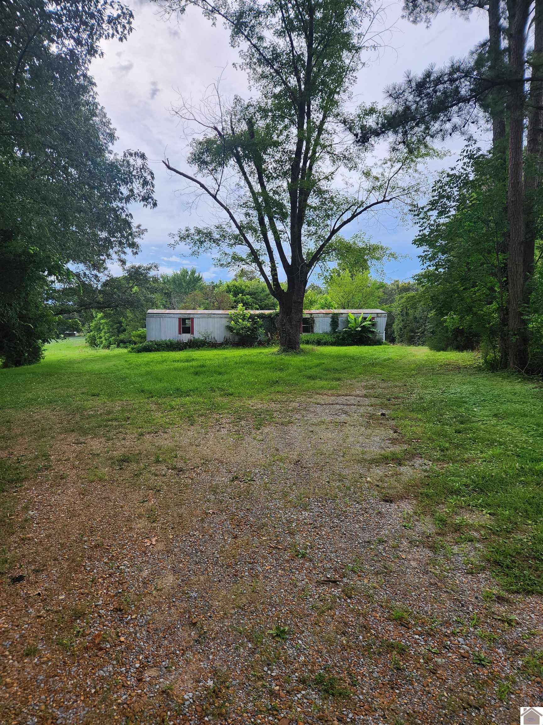 1000 Mccracken County Rd Property Photo 1