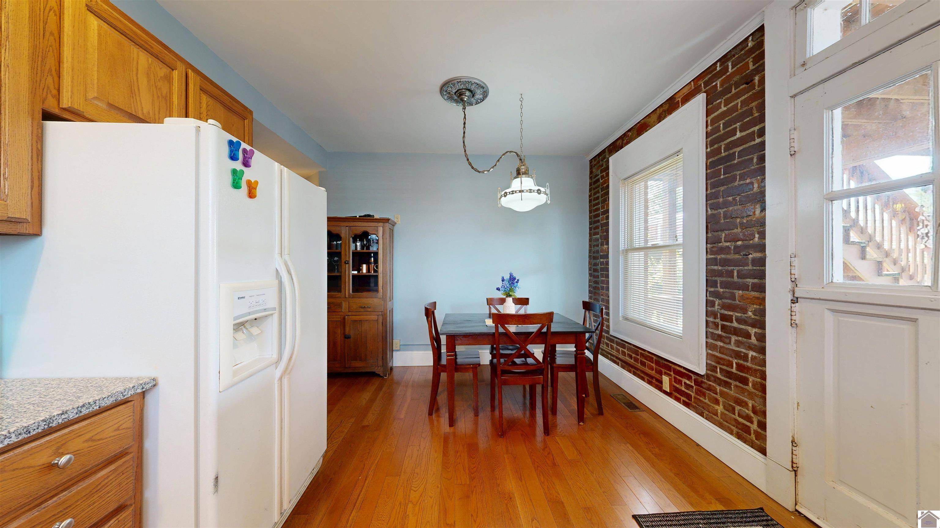 421 Monroe St Property Photo 7