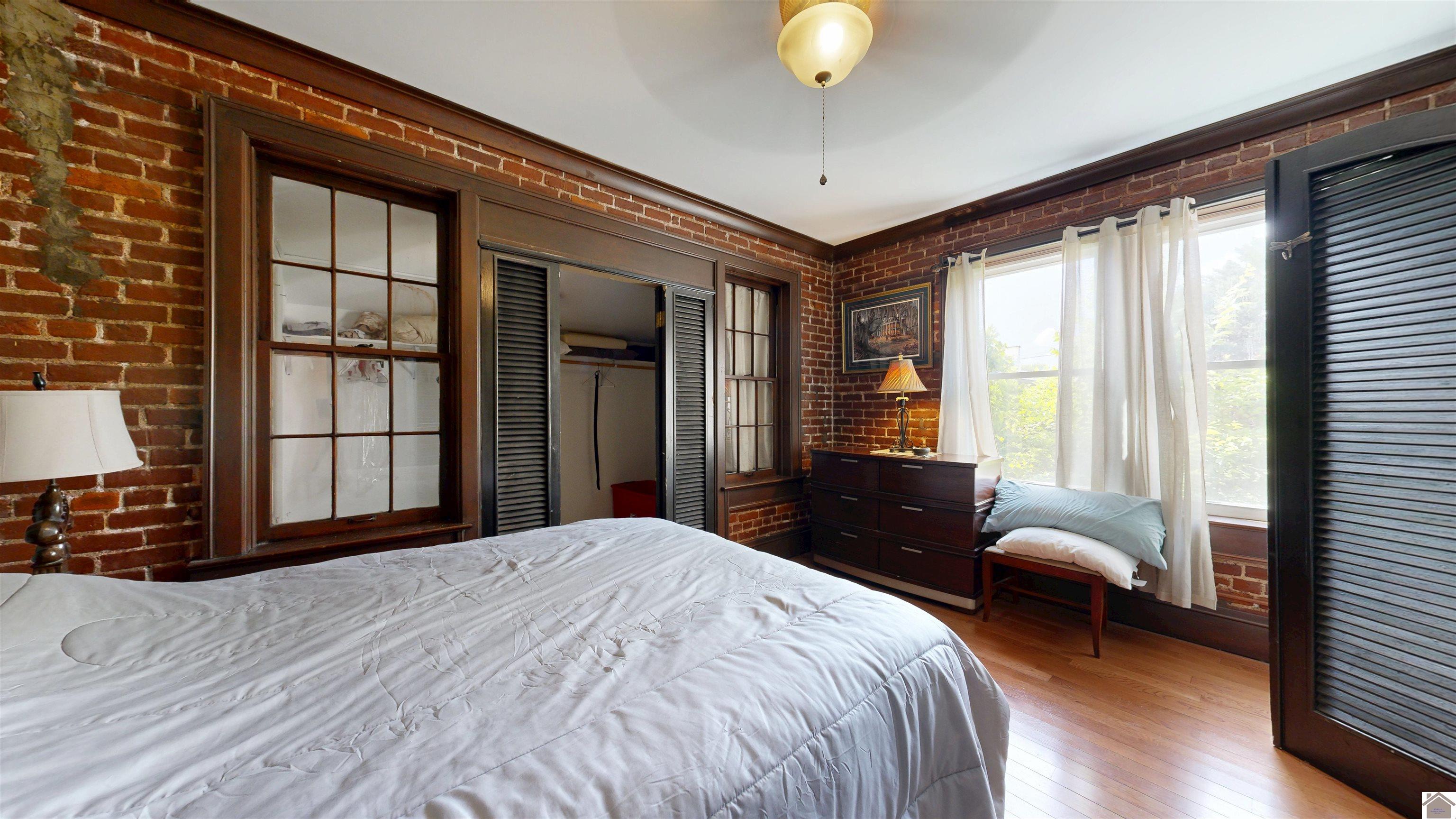 421 Monroe St Property Photo 8