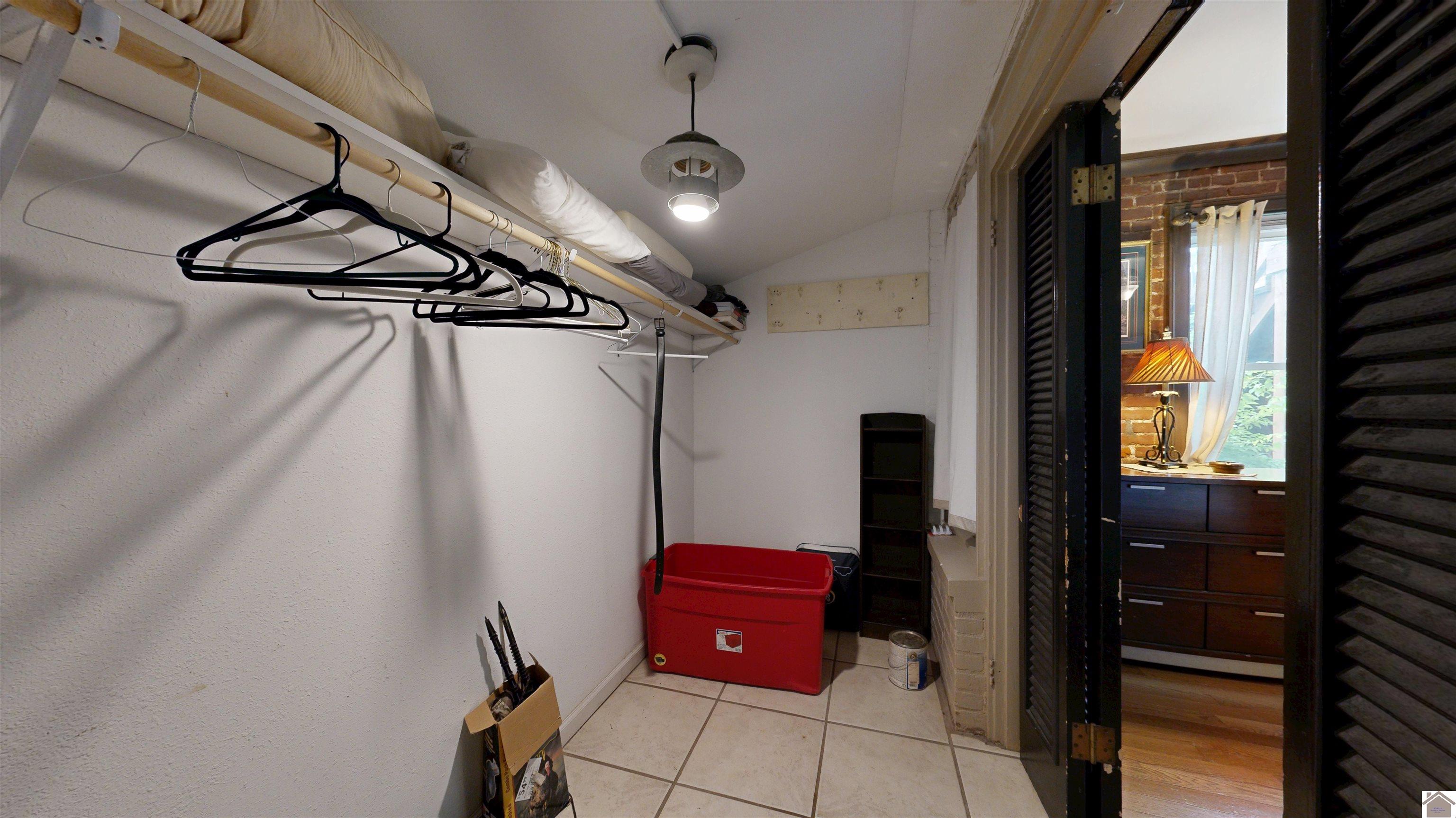 421 Monroe St Property Photo 9