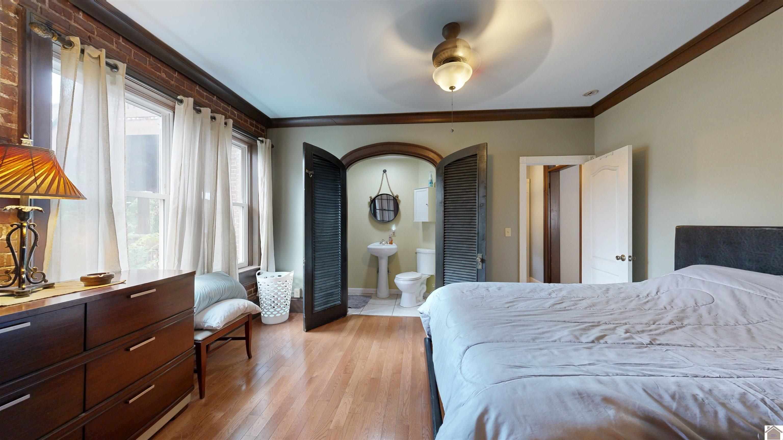 421 Monroe St Property Photo 10