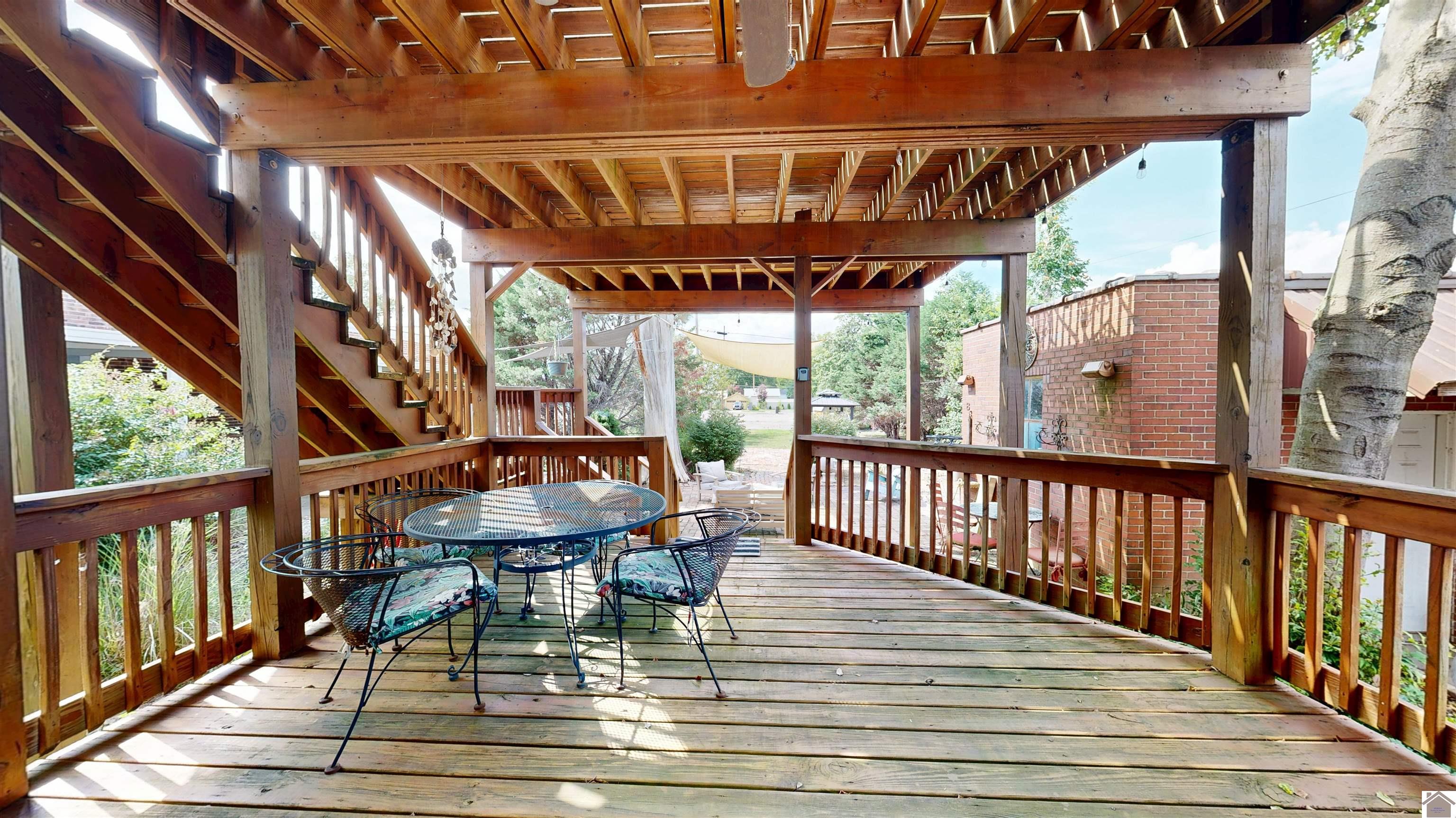 421 Monroe St Property Photo 16