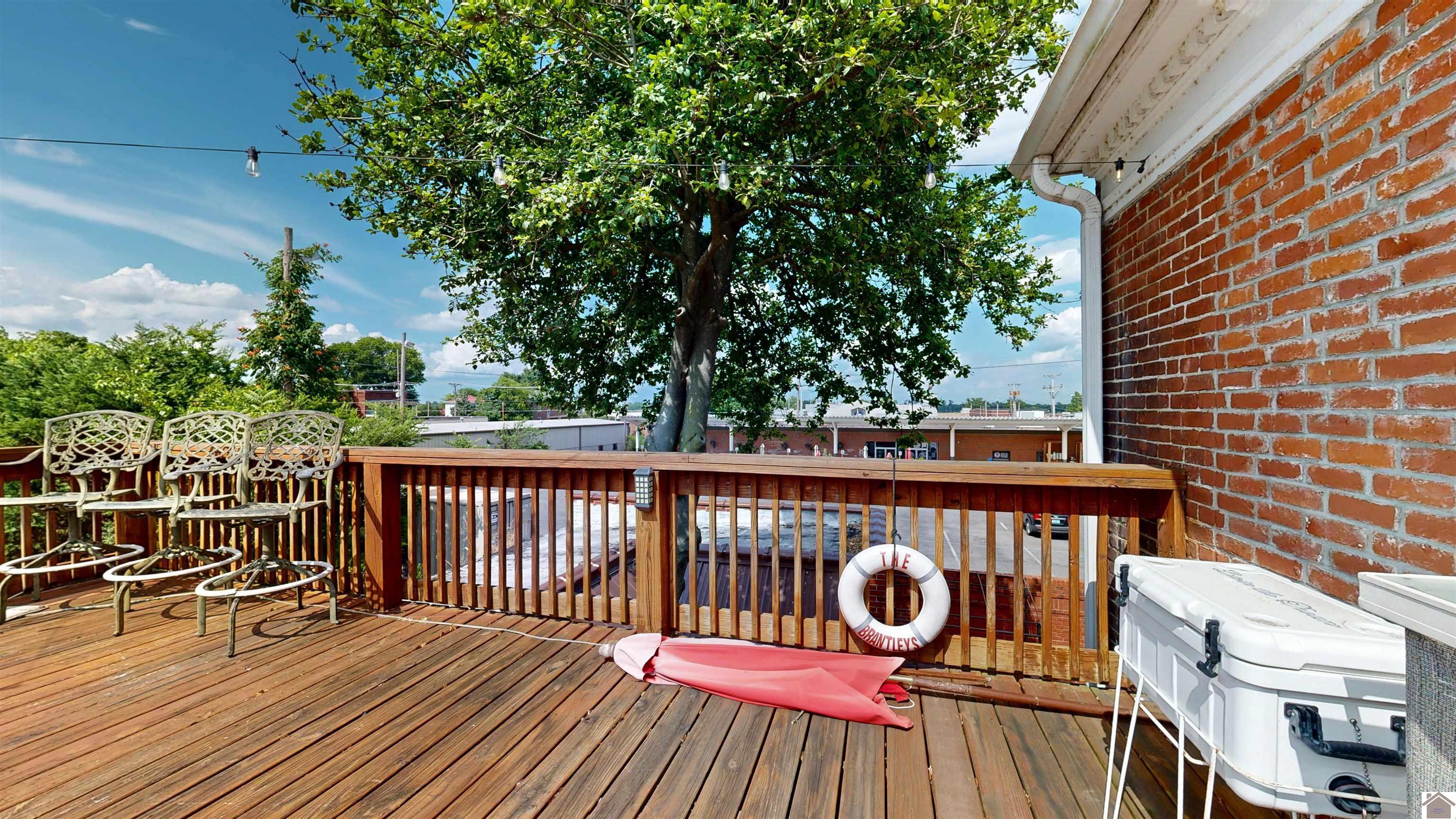 421 Monroe St Property Photo 18