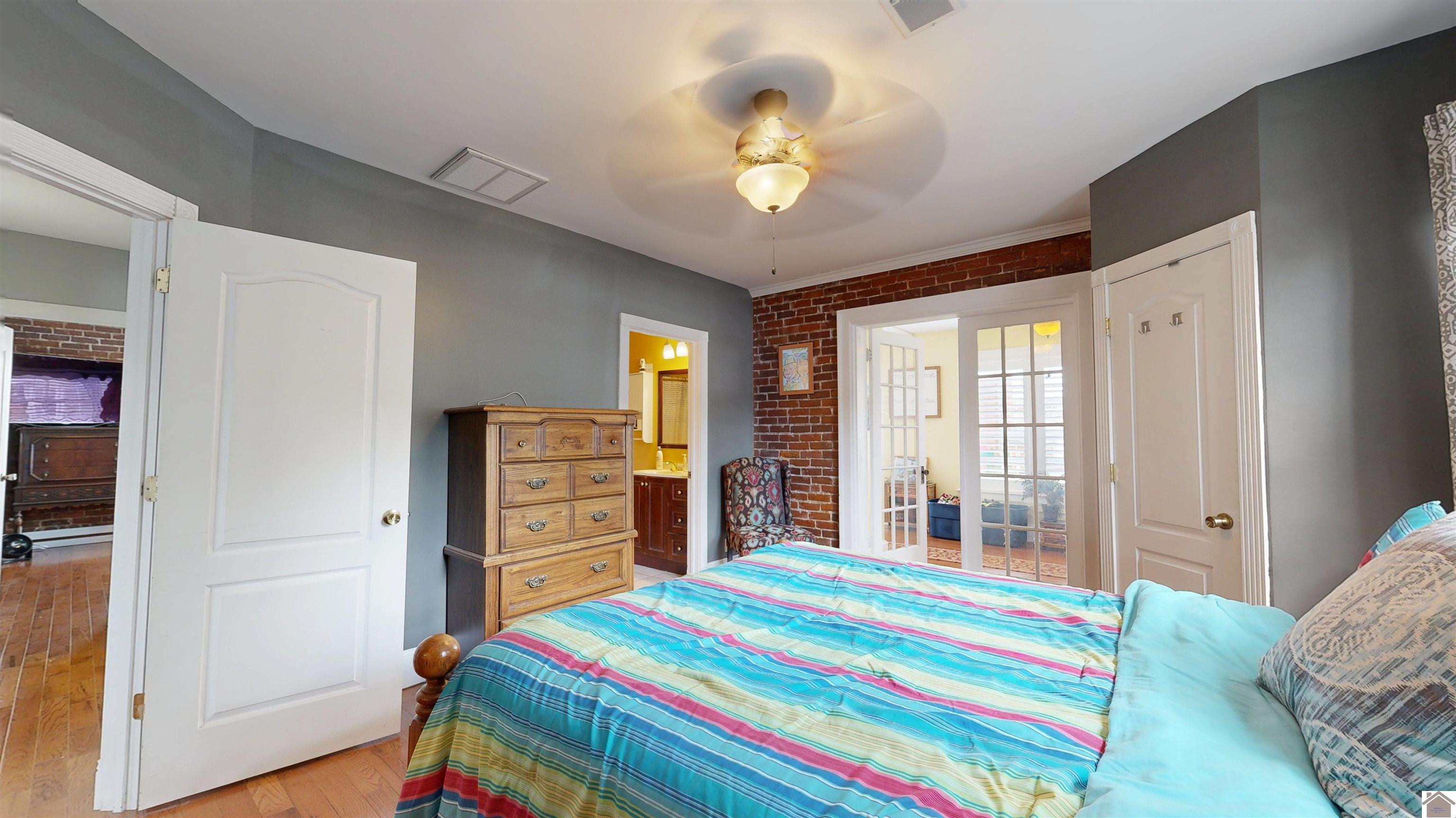 421 Monroe St Property Photo 24