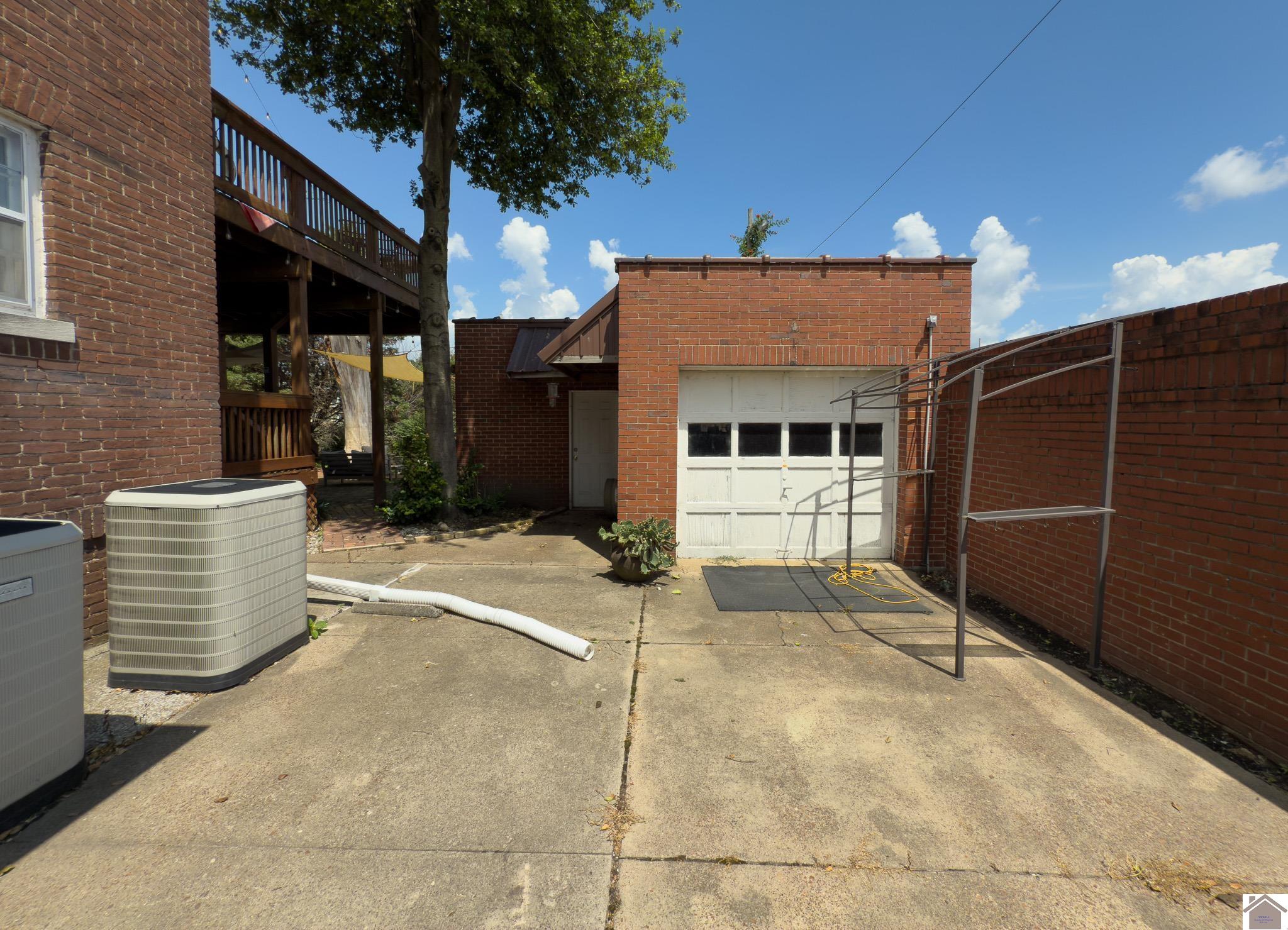 421 Monroe St Property Photo 37