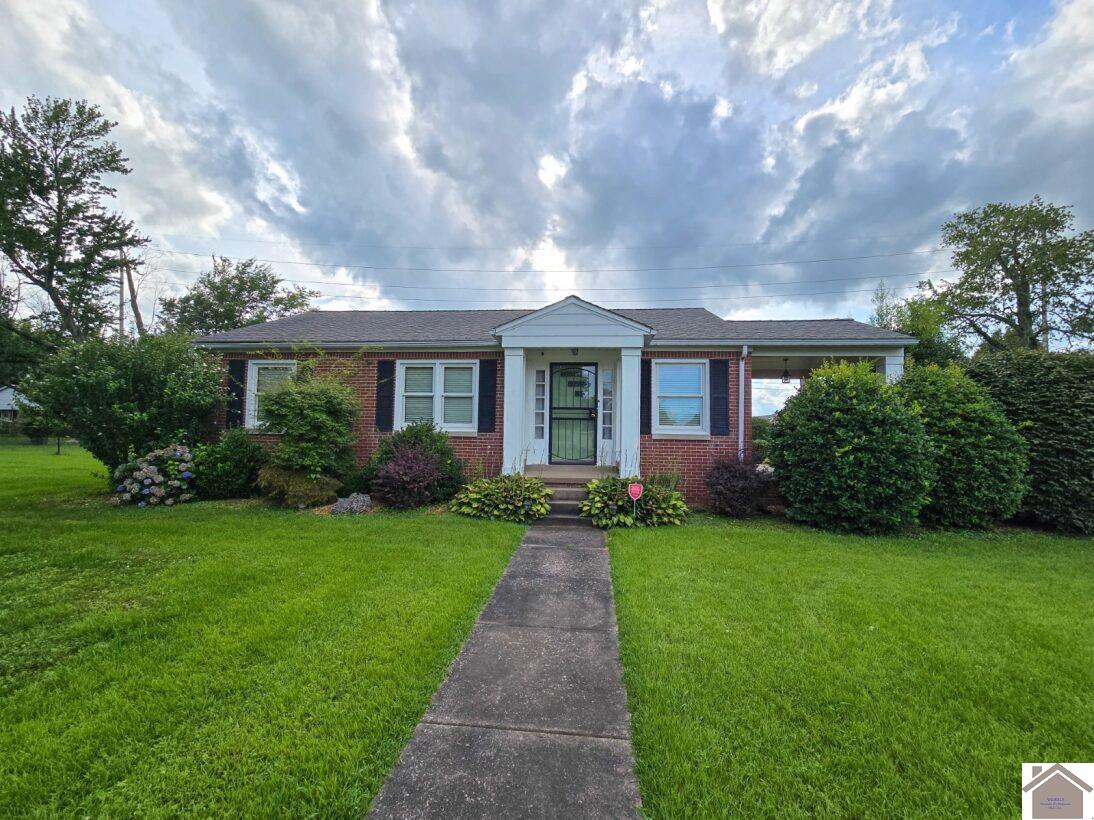2303 Seneca Property Photo 1