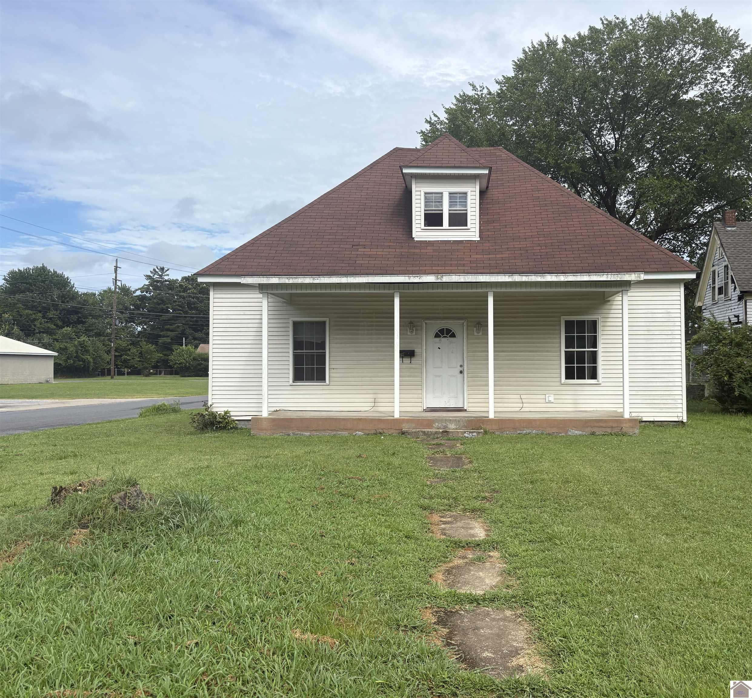 1102 Mayfield Road Property Photo 1