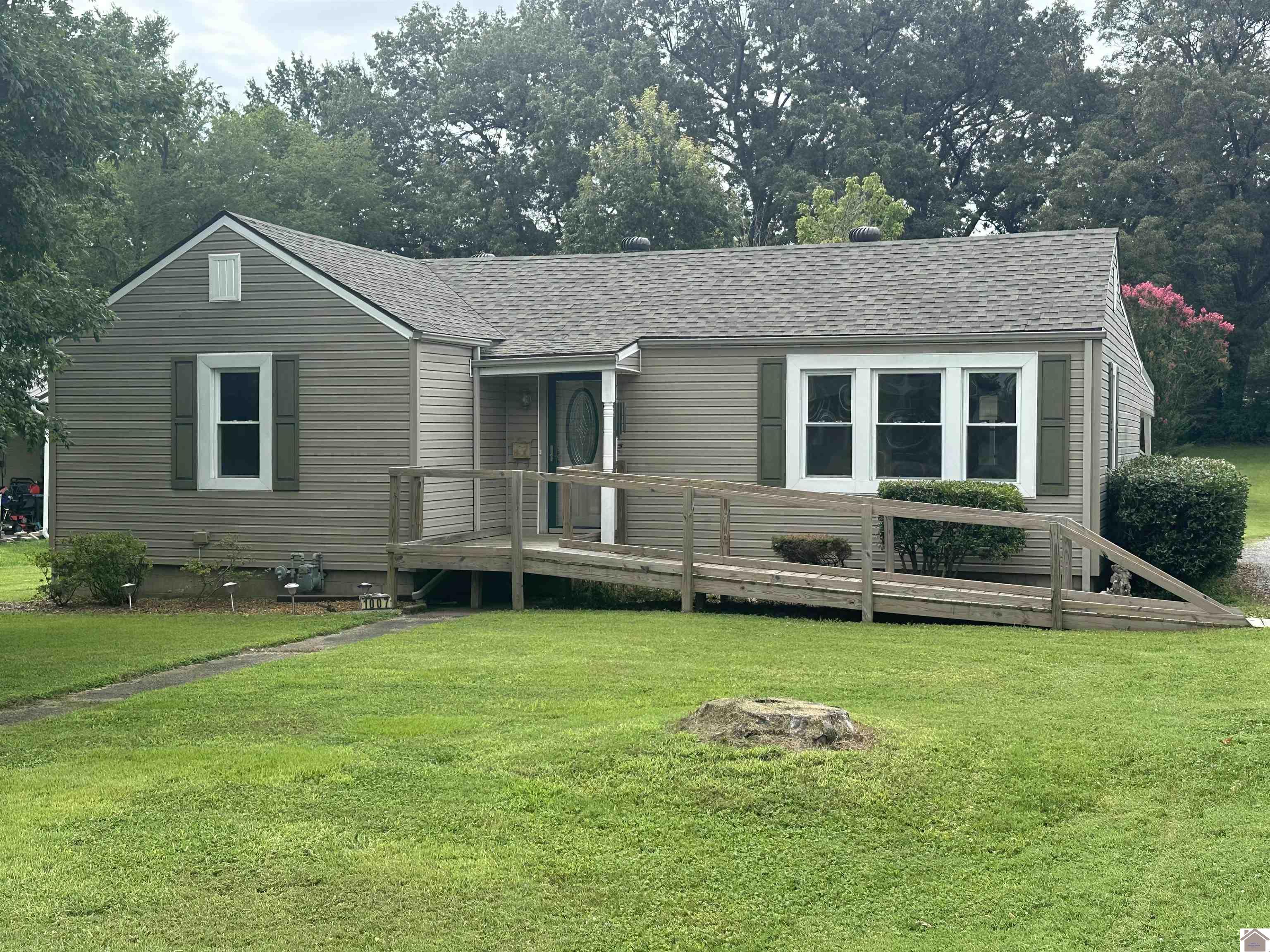 1007 Payne Property Photo 1