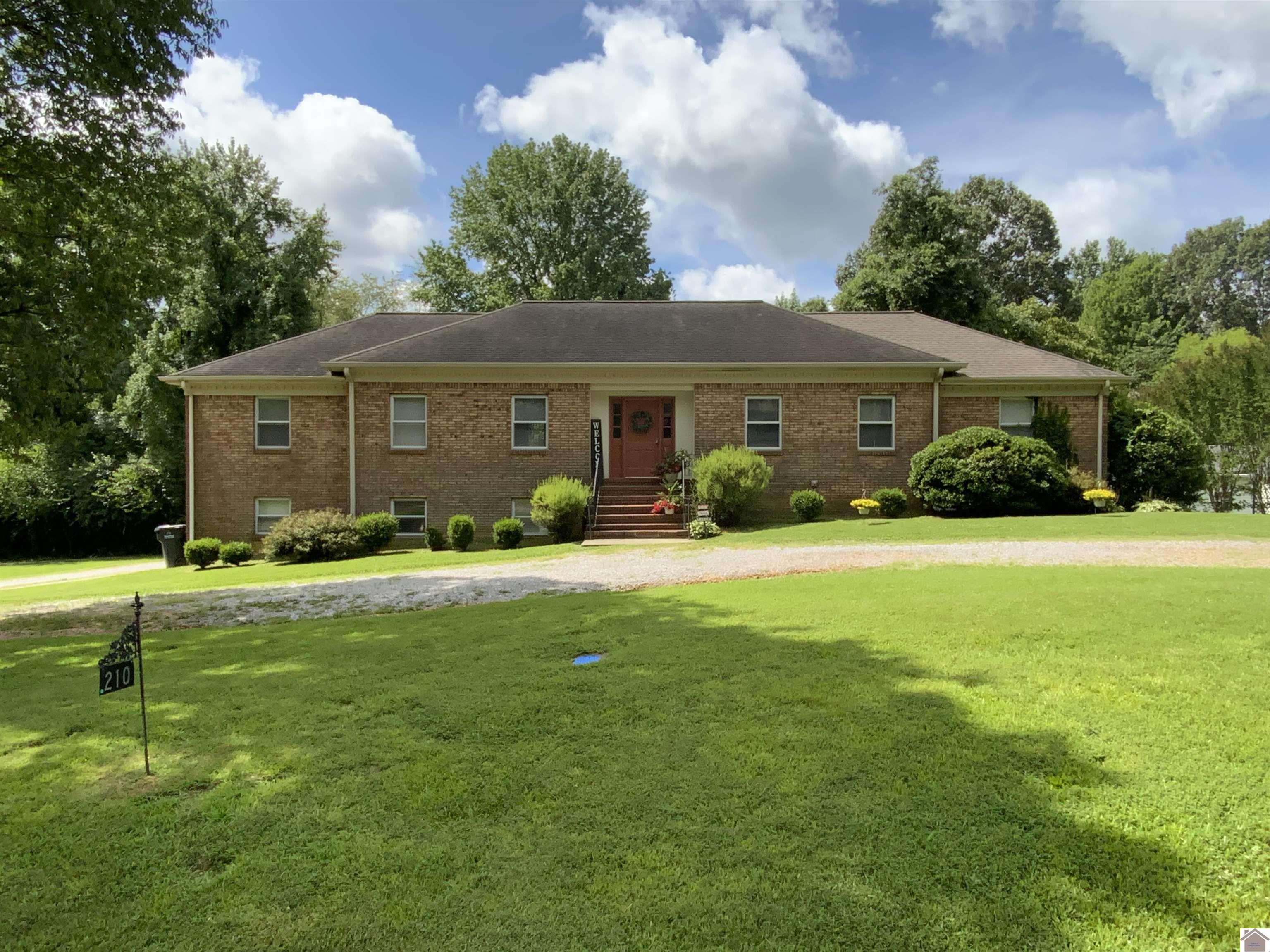 210 Walnut Dr. Apt. A Property Photo 1