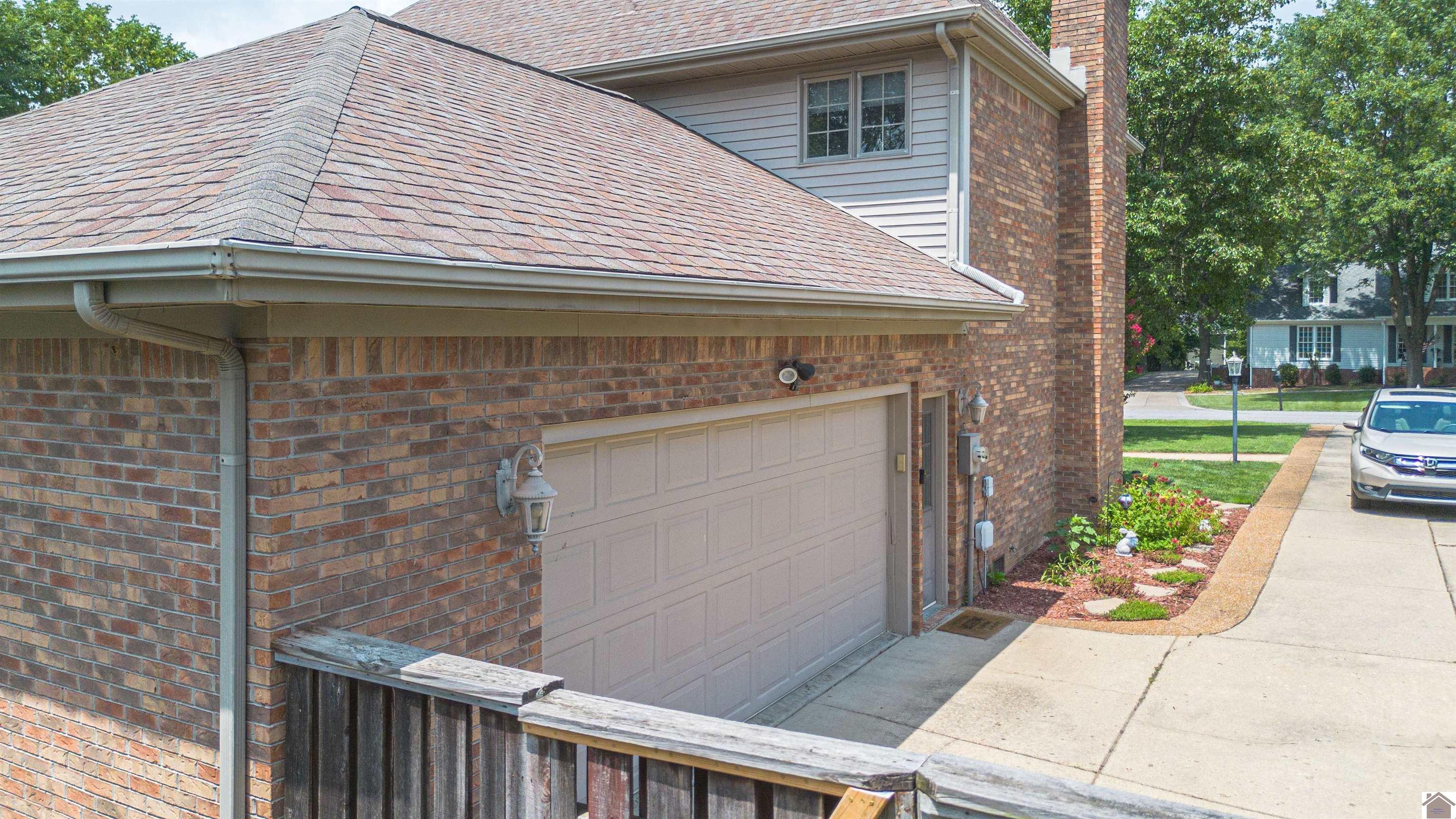 210 Pinebrook Property Photo 5