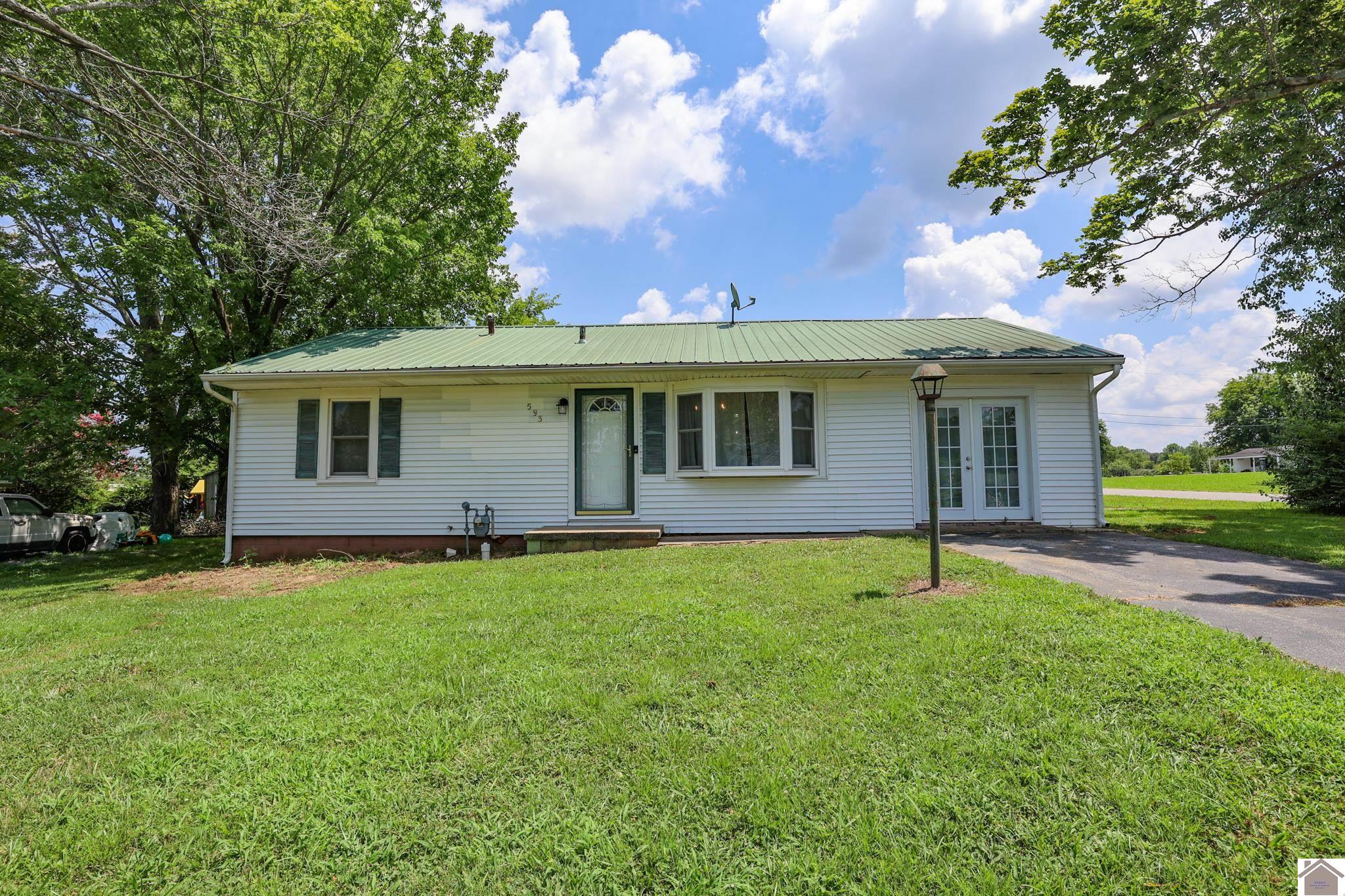 593 Evergreen St Property Photo 1