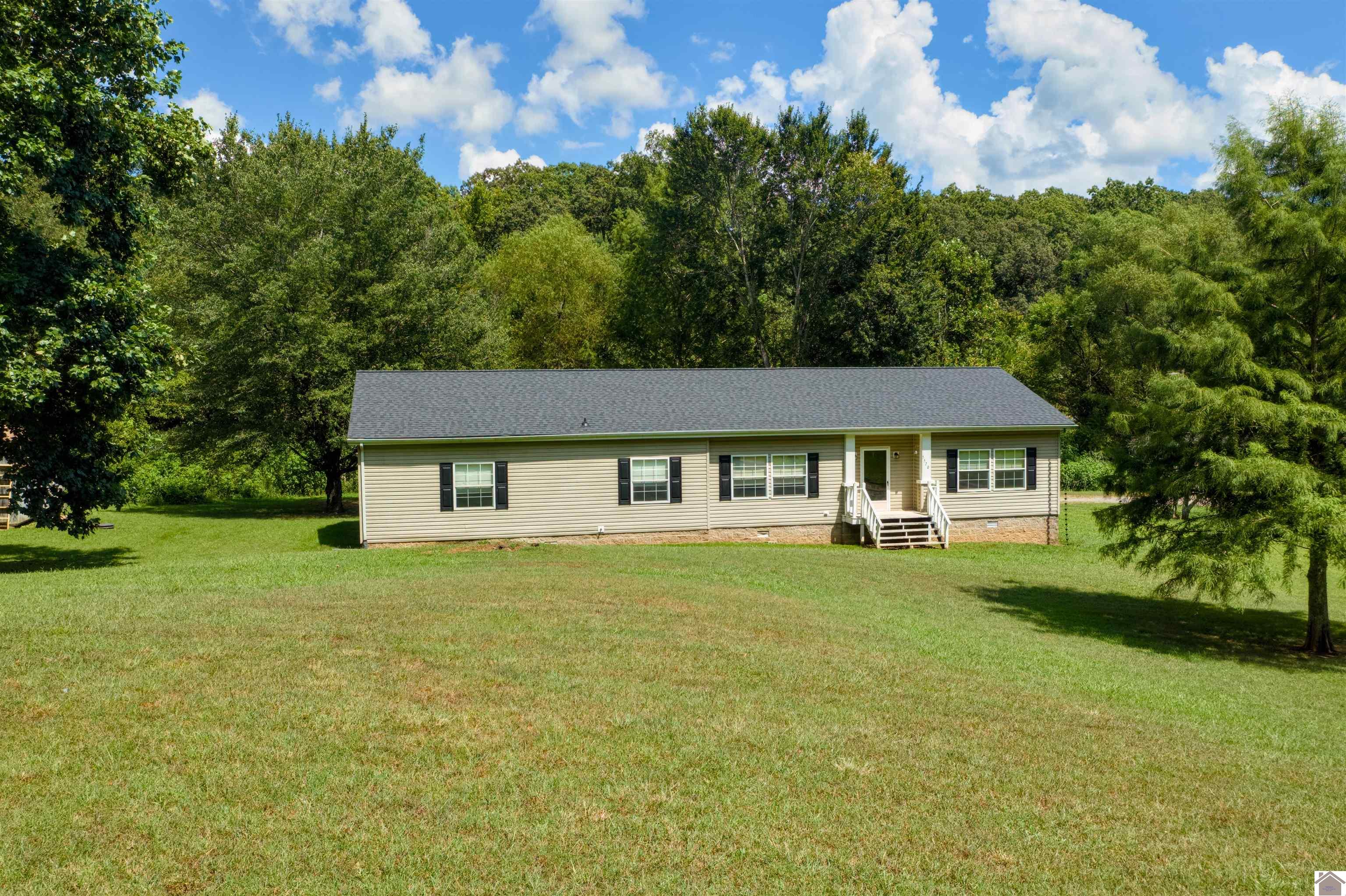 5570 New Providence Property Photo 1