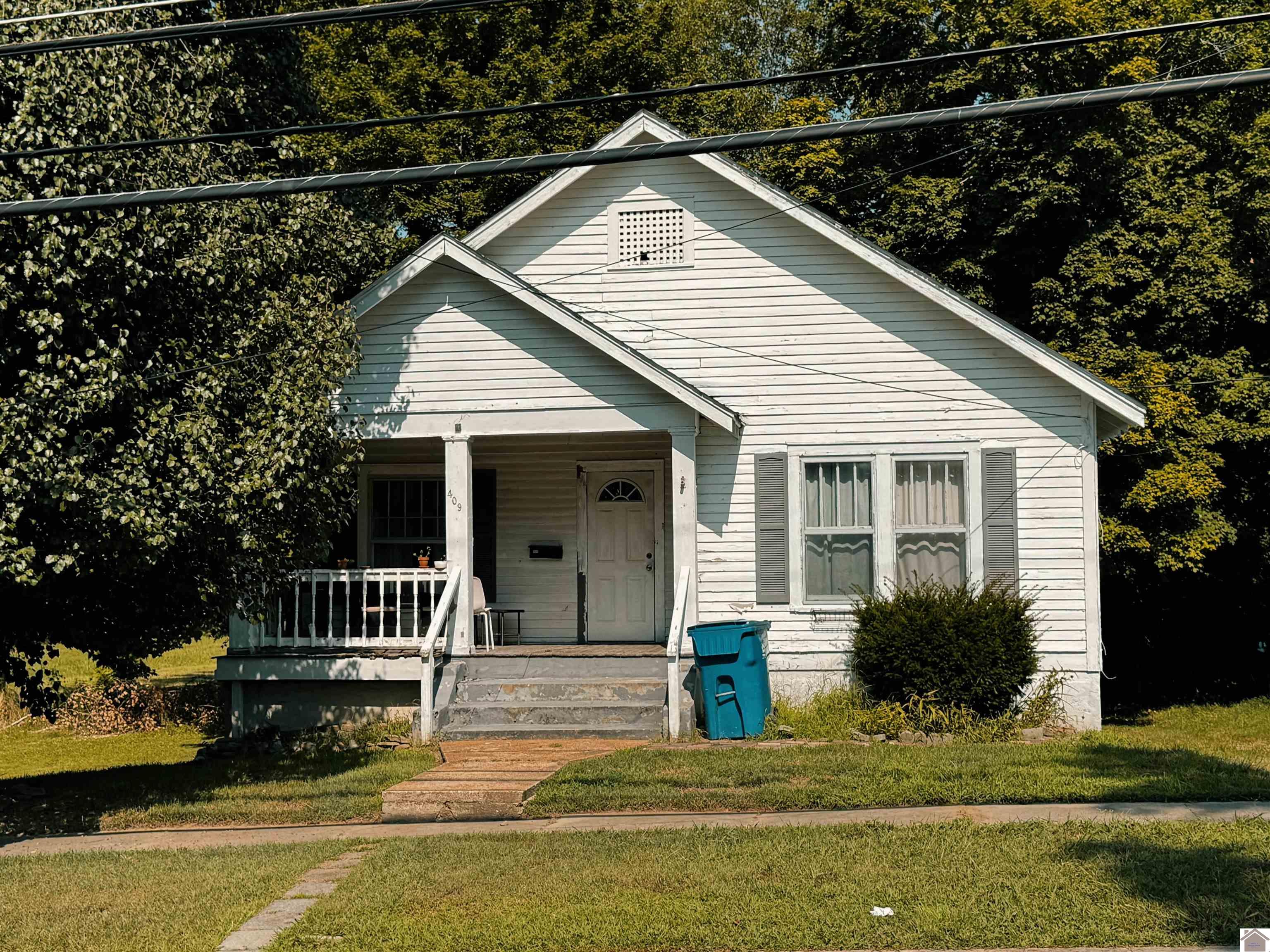 409 S 6th Property Photo 1