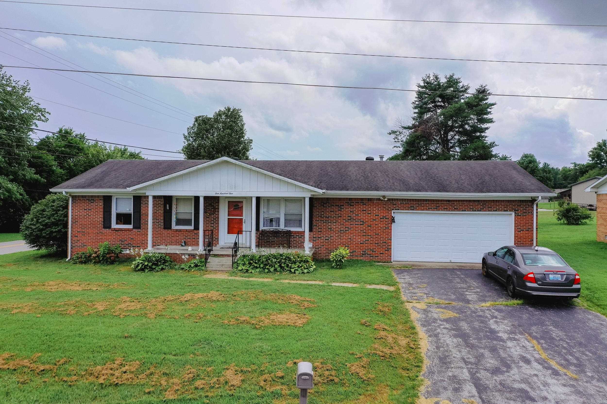 101 Mohawk Dr. Property Photo 1