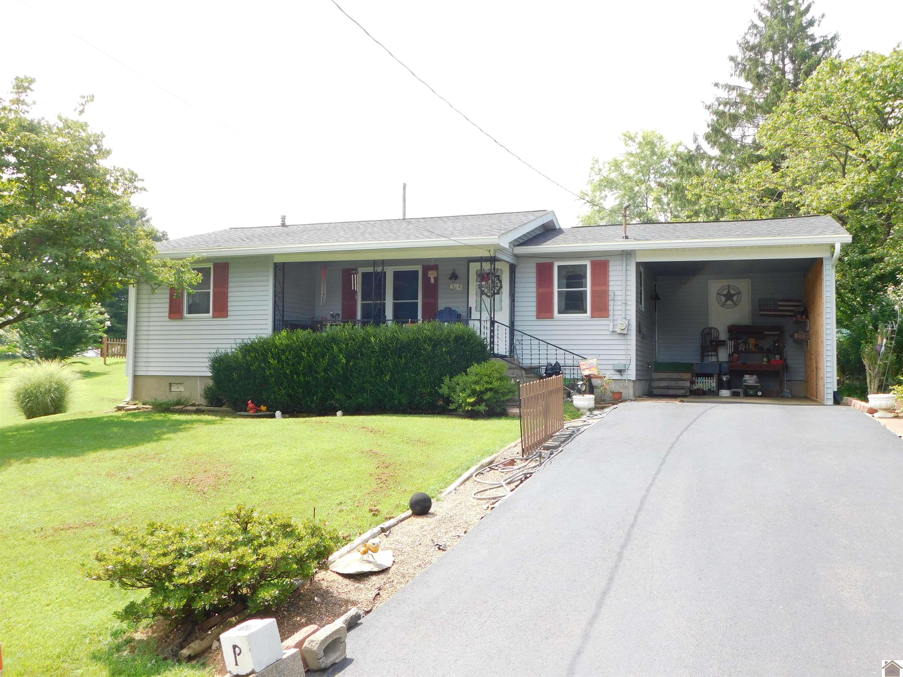714 Crittenden Drive Property Photo 1