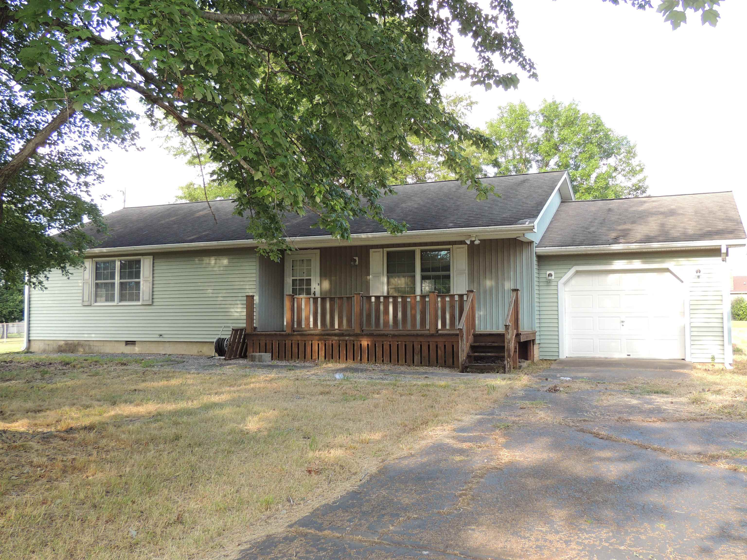 129 Surrey Lane Property Photo 1