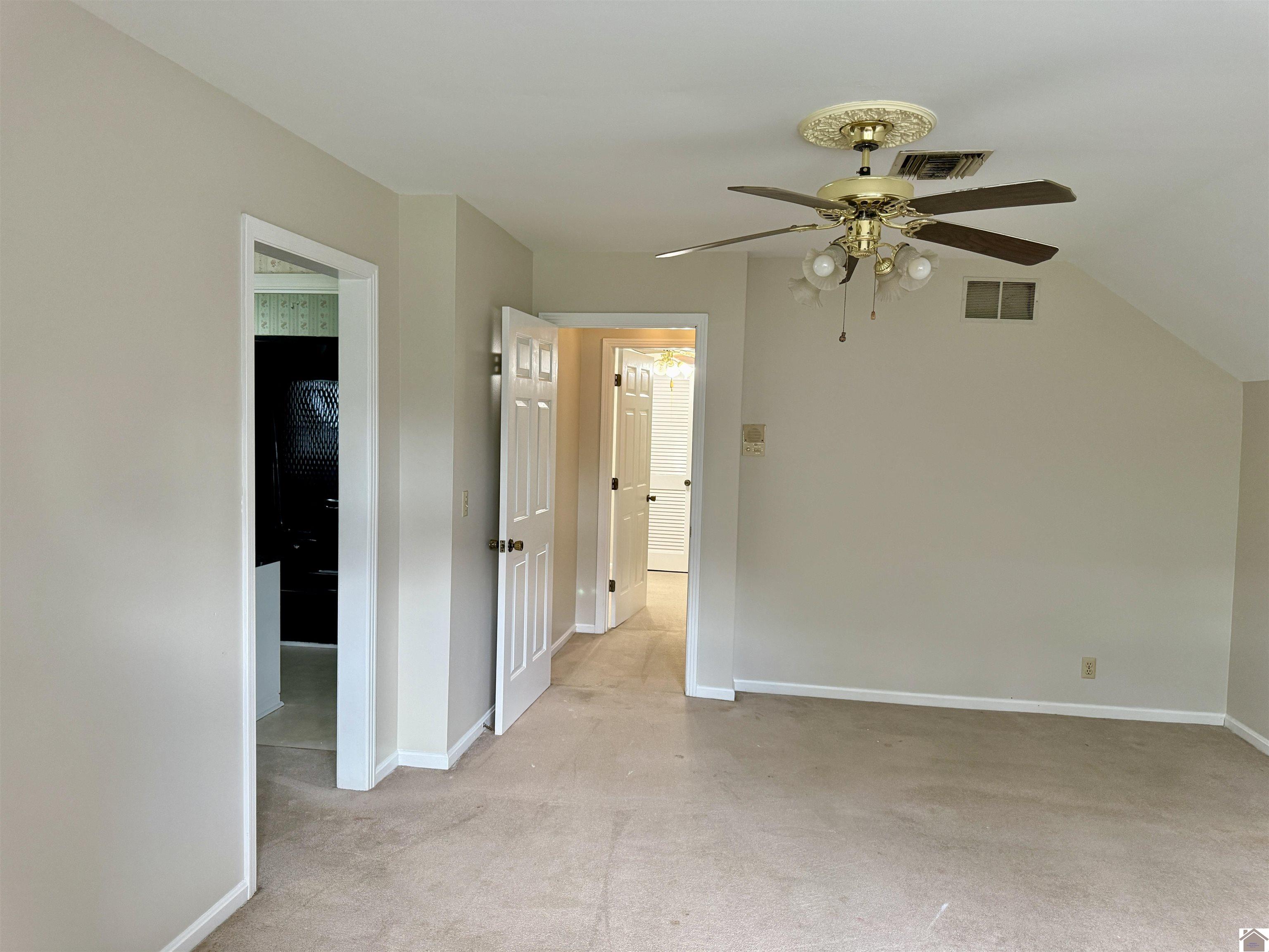 501 Lynnwood Ct Property Photo 44