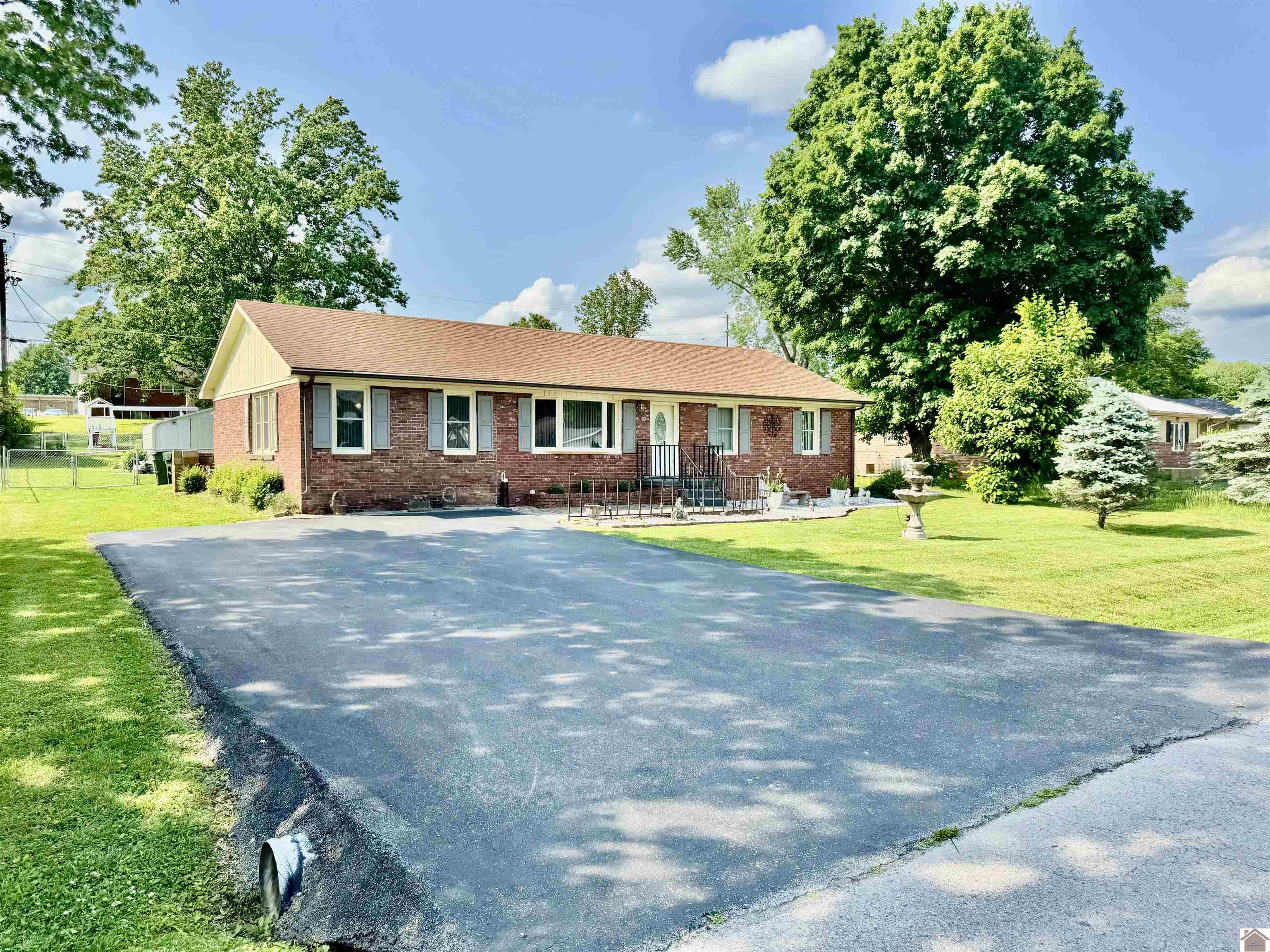 313 Wayne Drive Property Photo 1